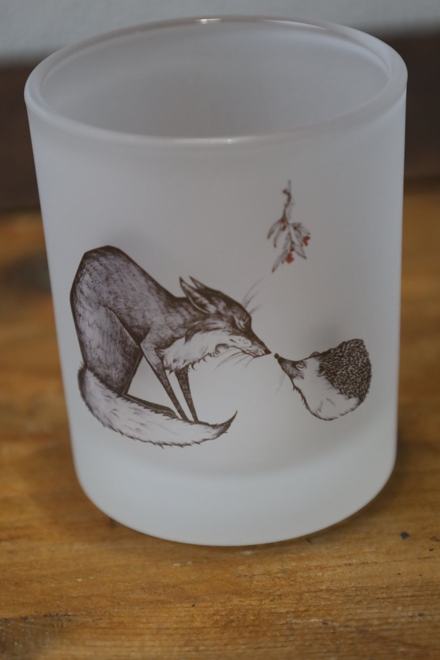 Windlicht aus satiniertem Glas mit tierischen und floralen Motiven