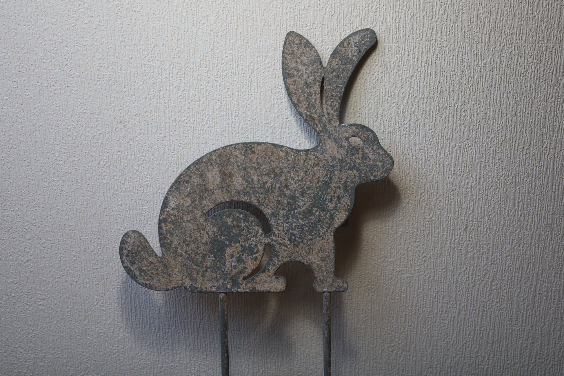 Gartenspieß Hase Grau Metall – Gartenstecker Landhaus Osterdeko in 2 Größen {{ Shabby Chic und Landhaus Deko }} {{ www.Stein-Alt.de The cosy Cottage }}