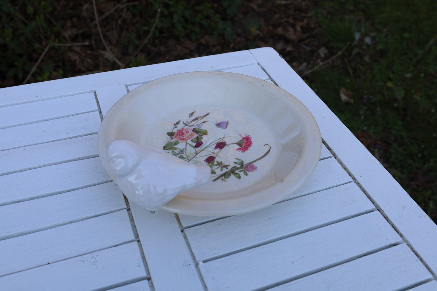 Vogeltränke Keramik Frühlingswiesenmotiv - Insektentränke Landhaus Shabby Chic für Garten & Balkon {{ Shabby Chic und Landhaus Deko }} {{ www.Stein-Alt.de The cosy Cottage }}