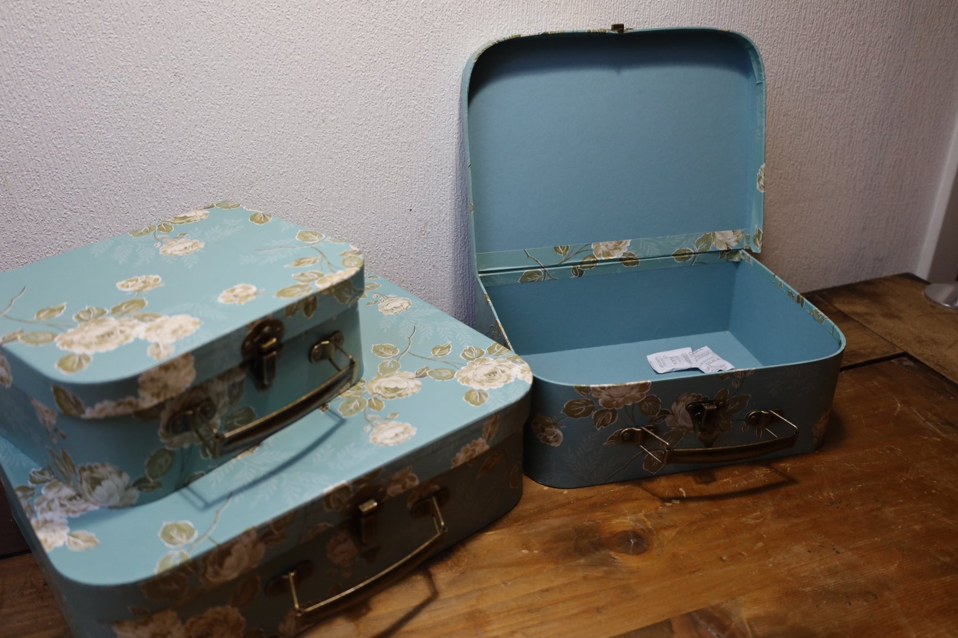 3er Set Deko-Koffer mit Blumenmuster - Aufbewahrungsboxen im Landhausstil {{ Shabby Chic und Landhaus Deko }} {{ www.Stein-Alt.de }}