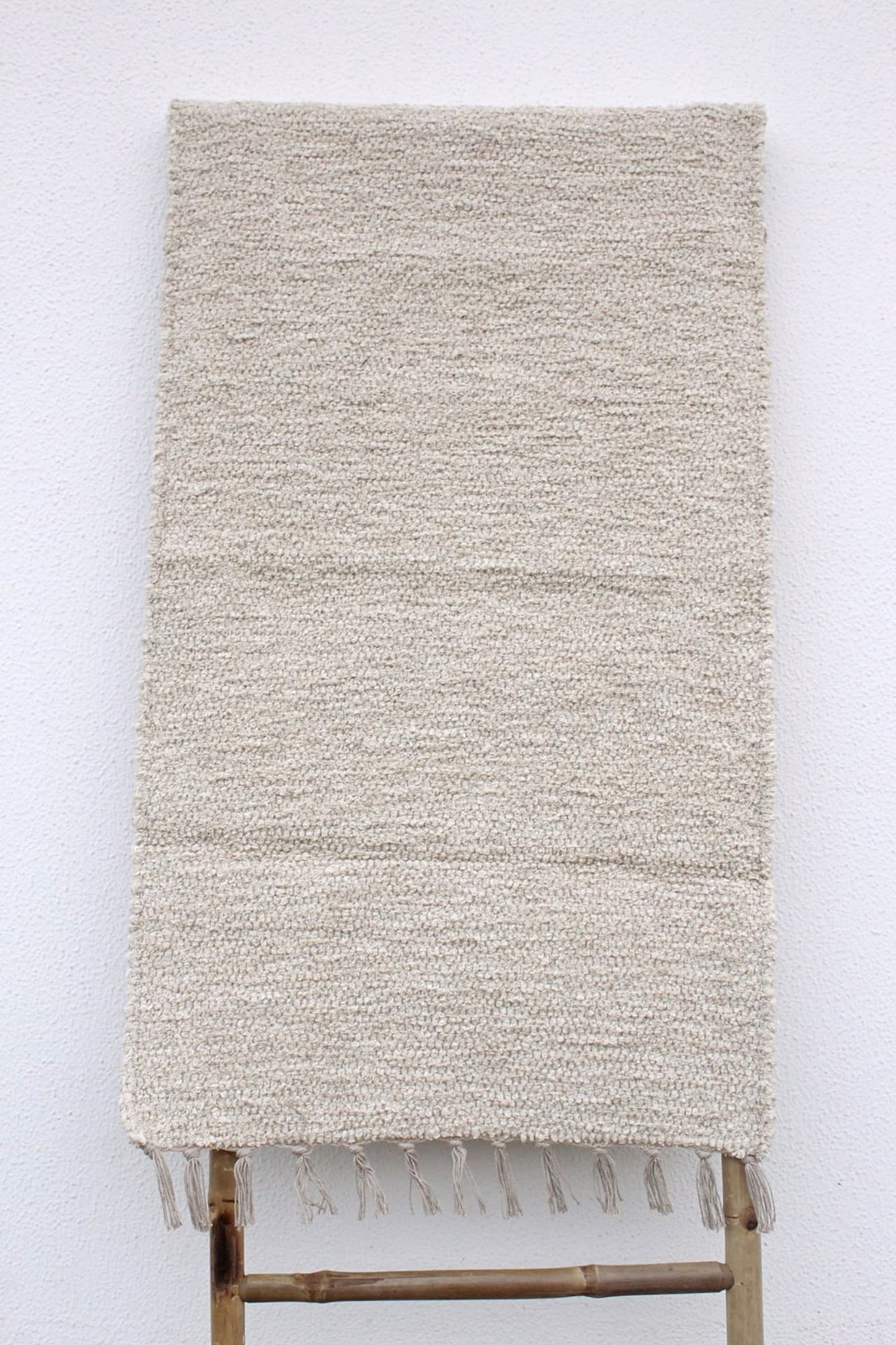 Tappeto in cotone annodato a mano in lana bianca