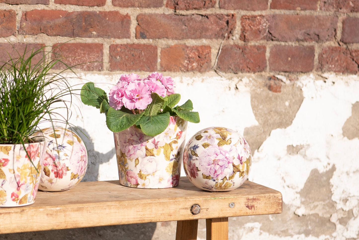 Dekorative Kugel mit Pfingstrosen-Motiv - Landhausstil Dekoration