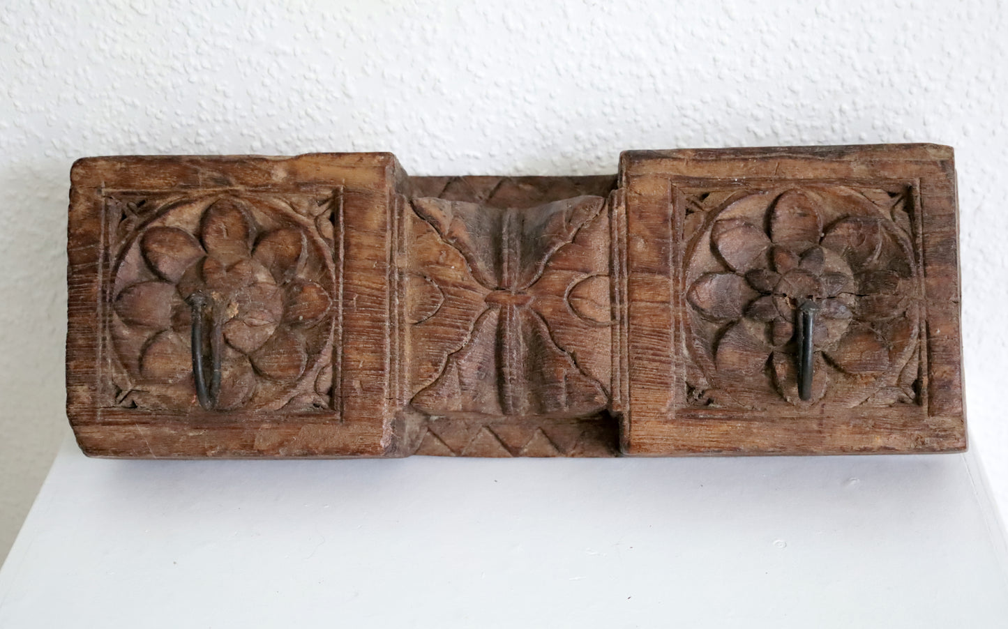 Hakenleiste aus Altholz - Upcycling Wandhaken im Landhausstil