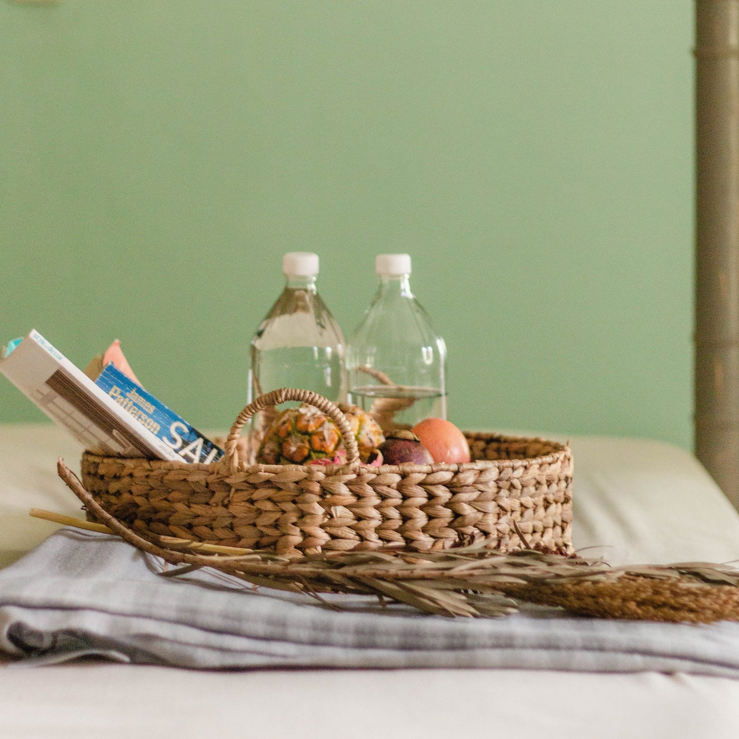 Rundes Korbtablett aus Wasserhyazinthe - Braun | Serviertablett & Dekotablett