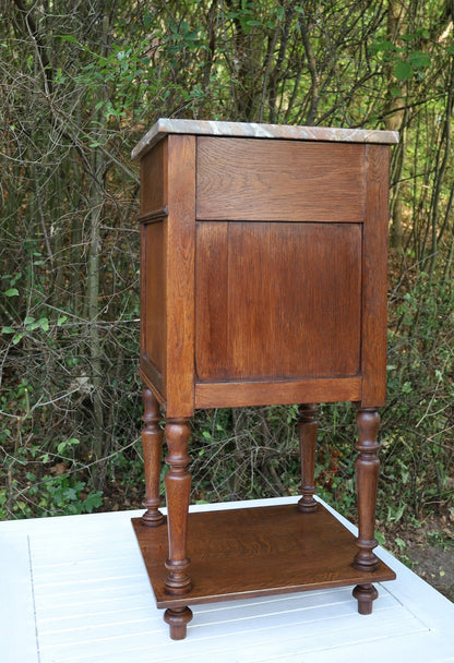 Antiker französischer Nachttisch Ende 19. Jh. - Eichenholz mit Marmorplatte {{ Shabby Chic und Landhaus Deko }} {{ www.Stein-Alt.de }}