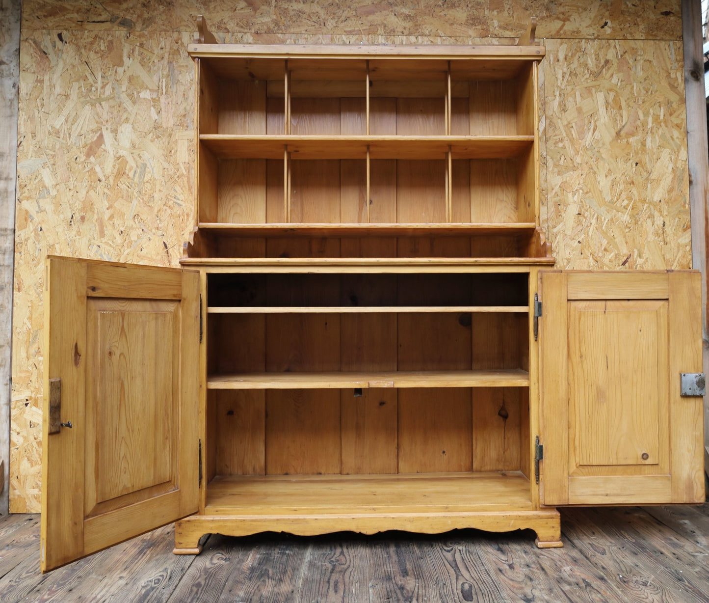 Antiker Küchenschrank Biedermeier Weichholz - Tellerschrank restauriert 1815-1845 {{ Shabby Chic und Landhaus Deko }} {{ www.Stein-Alt.de }}