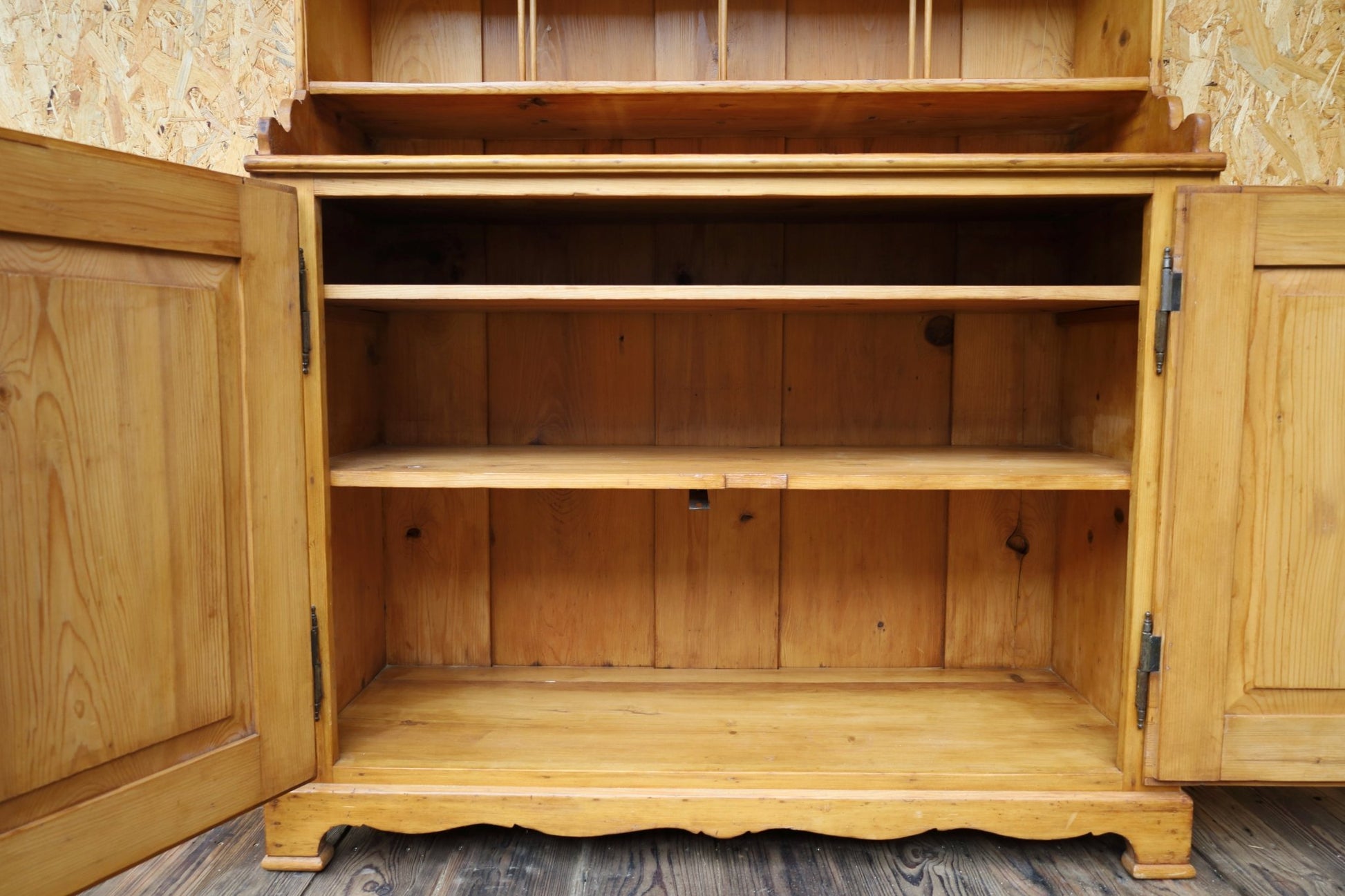 Antiker Küchenschrank Biedermeier Weichholz - Tellerschrank restauriert 1815-1845 {{ Shabby Chic und Landhaus Deko }} {{ www.Stein-Alt.de }}