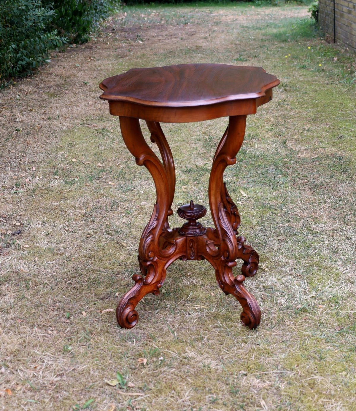 Beistelltisch Antiker Mahagoni Beistelltisch Louis-Philippe (1840–1870) Rot-Braun Shabby Chic und Landhaus Deko bei www.Stein-Alt.de