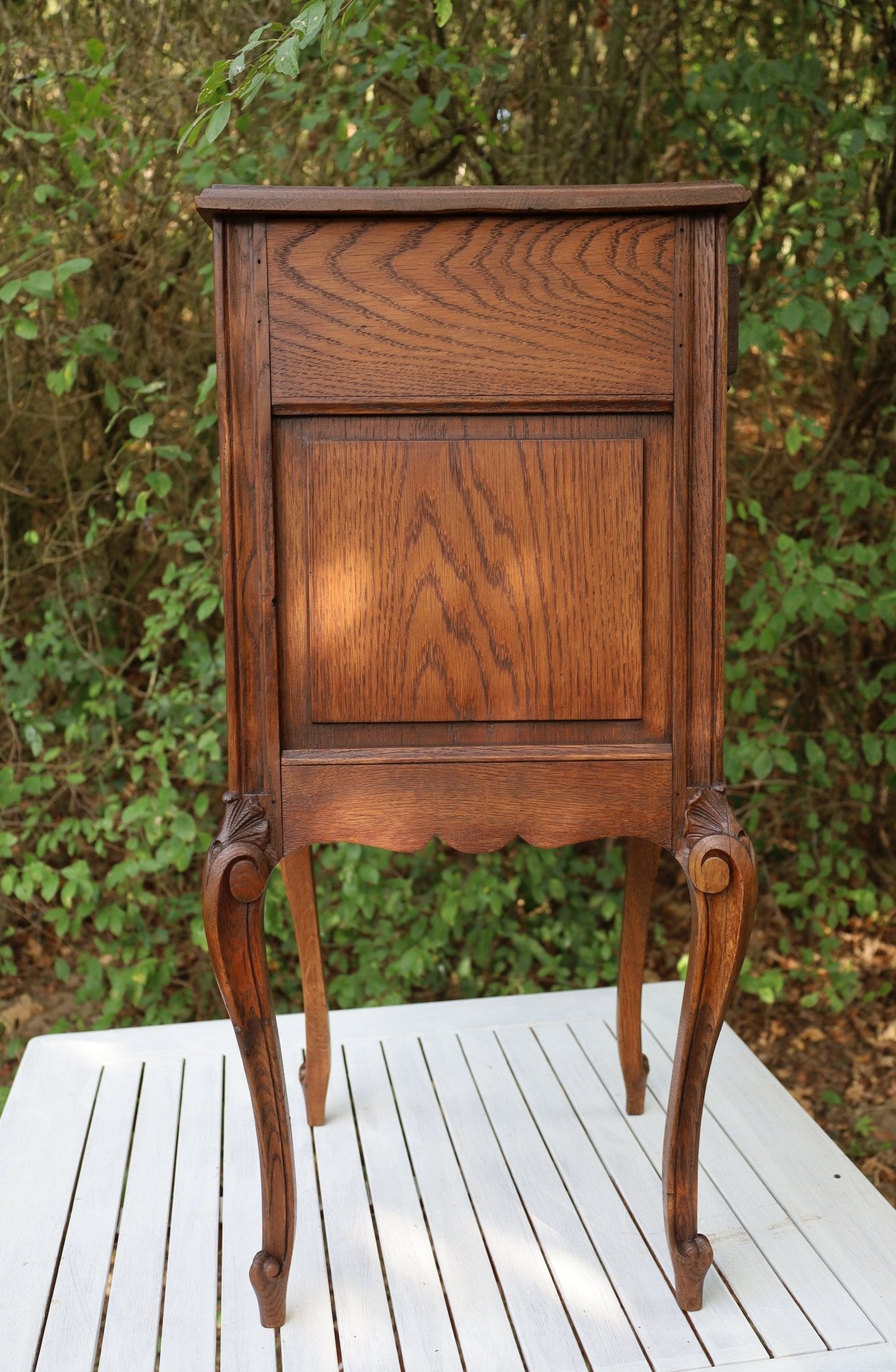 Antiker Nachttisch Louis XV Stil (1870-1890) - Nussbaum Schränkchen {{ Shabby Chic und Landhaus Deko }} {{ www.Stein-Alt.de }}
