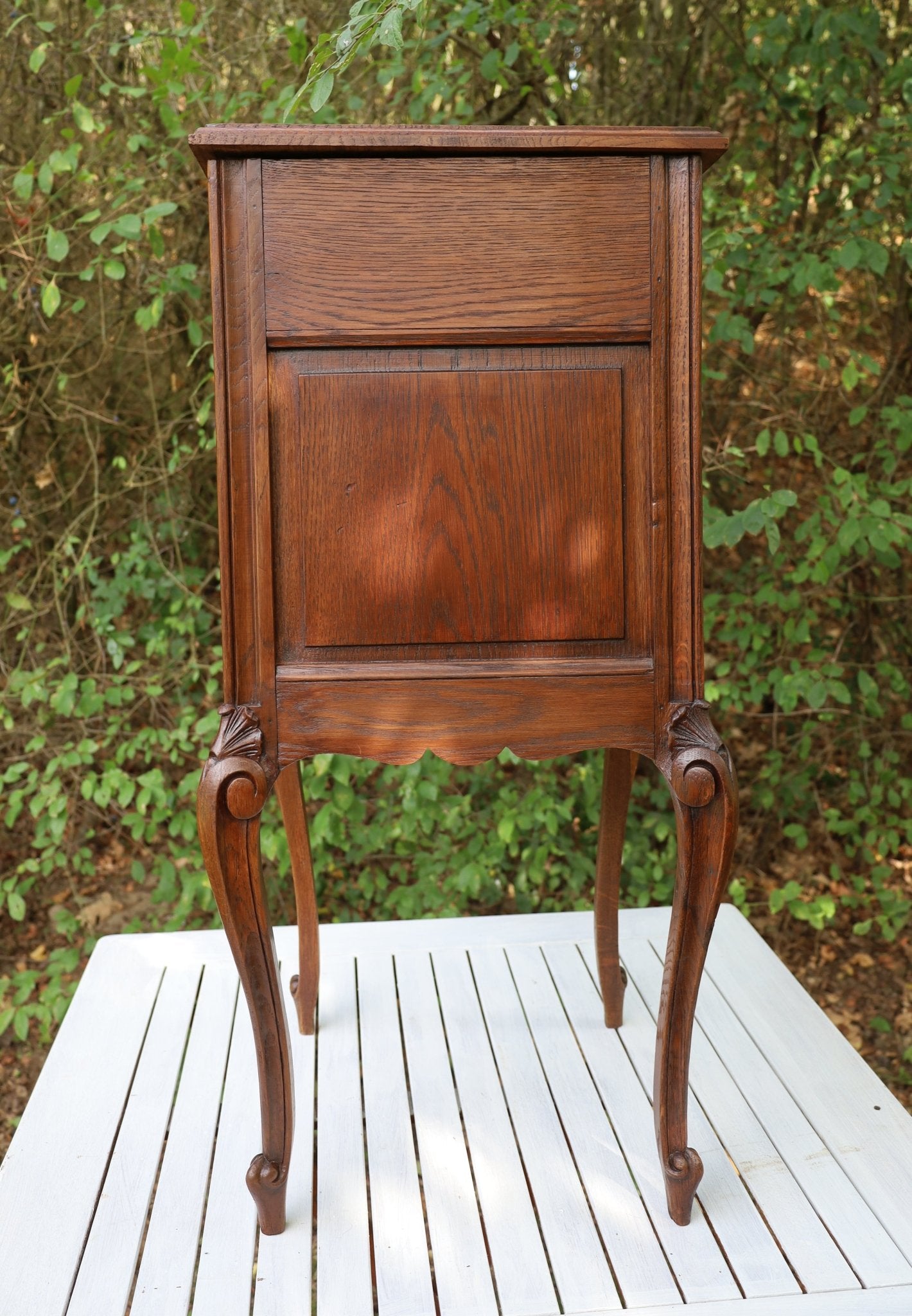Antiker Nachttisch Louis XV Stil (1870-1890) - Nussbaum Schränkchen {{ Shabby Chic und Landhaus Deko }} {{ www.Stein-Alt.de }}