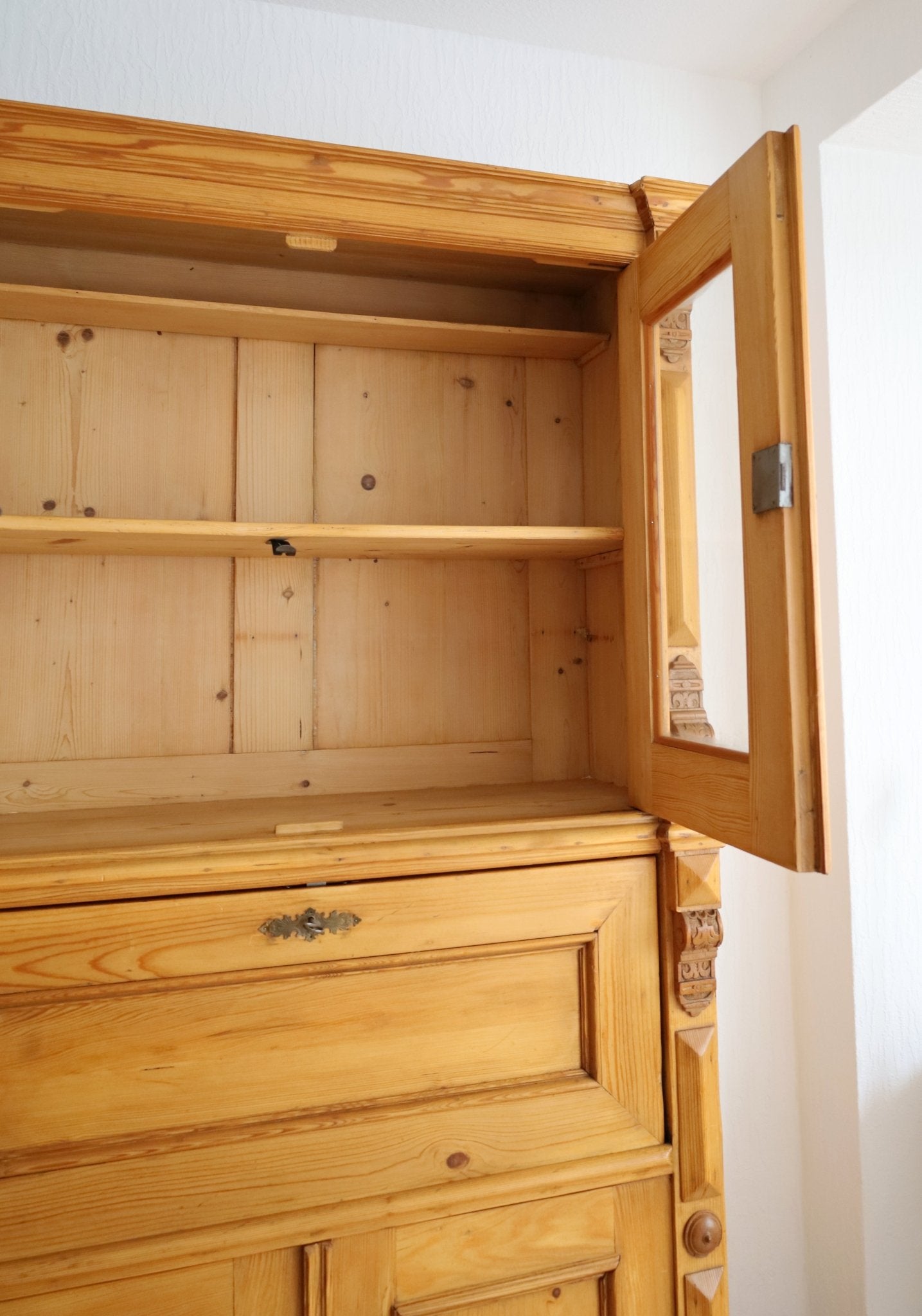 Antiker Sekretär Gründerzeit – restaurierter Weichholz Schreibschrank mit Vitrinenaufsatz {{ Shabby Chic und Landhaus Deko }} {{ www.Stein-Alt.de }}