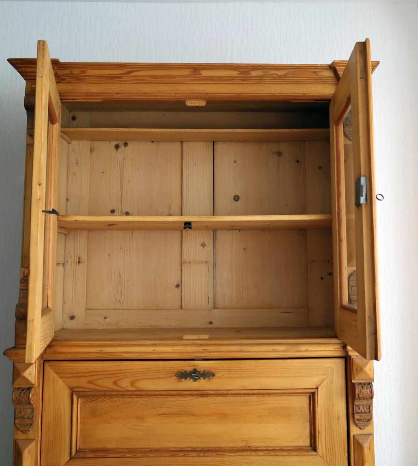 Antiker Sekretär Gründerzeit – restaurierter Weichholz Schreibschrank mit Vitrinenaufsatz {{ Shabby Chic und Landhaus Deko }} {{ www.Stein-Alt.de }}