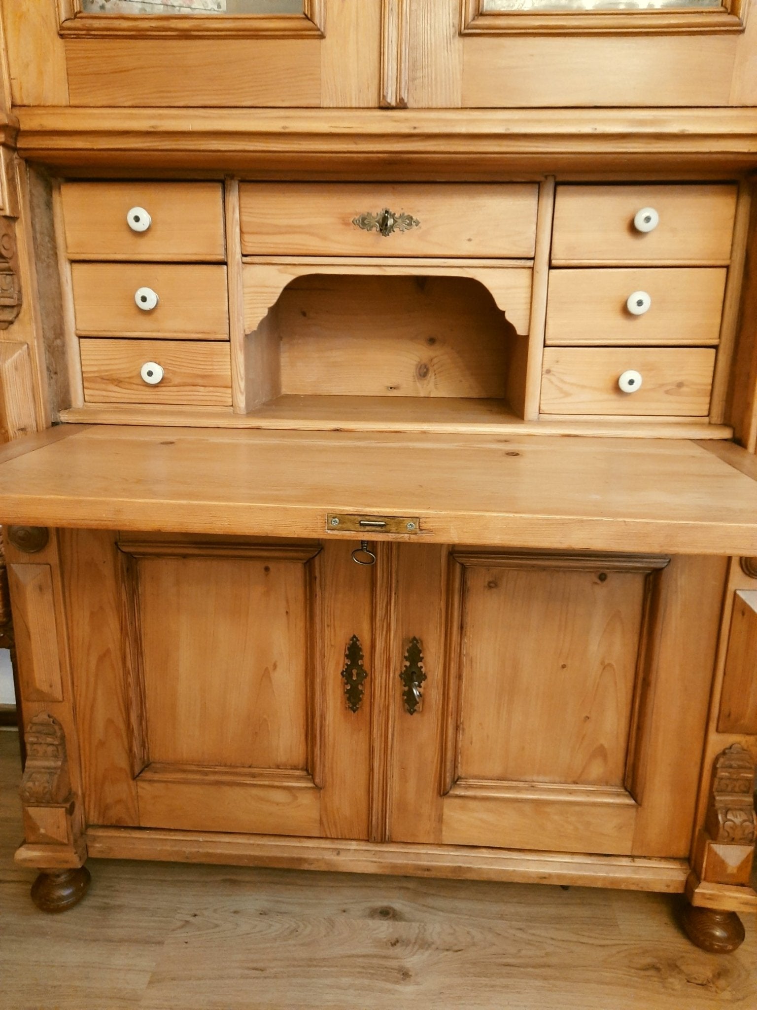 Antiker Sekretär Gründerzeit – restaurierter Weichholz Schreibschrank mit Vitrinenaufsatz {{ Shabby Chic und Landhaus Deko }} {{ www.Stein-Alt.de }}