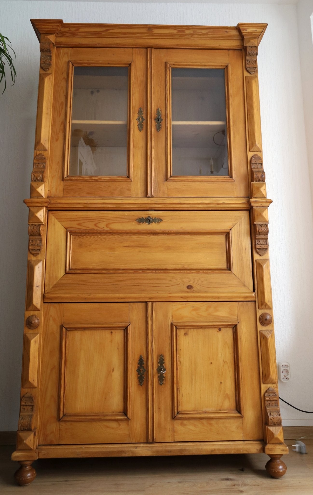 Antiker Sekretär Gründerzeit – restaurierter Weichholz Schreibschrank mit Vitrinenaufsatz {{ Shabby Chic und Landhaus Deko }} {{ www.Stein-Alt.de }}