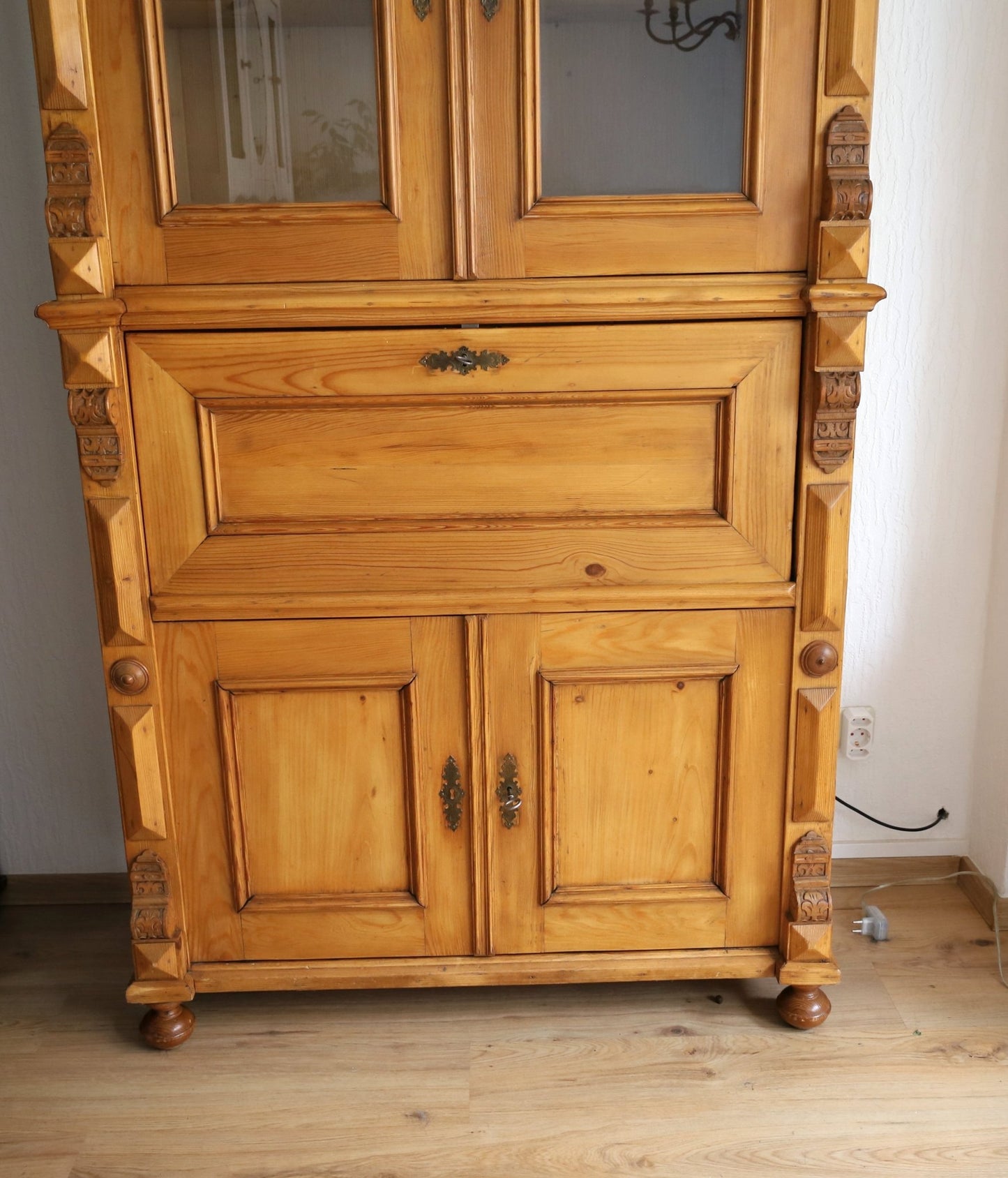 Antiker Sekretär Gründerzeit – restaurierter Weichholz Schreibschrank mit Vitrinenaufsatz {{ Shabby Chic und Landhaus Deko }} {{ www.Stein-Alt.de }}