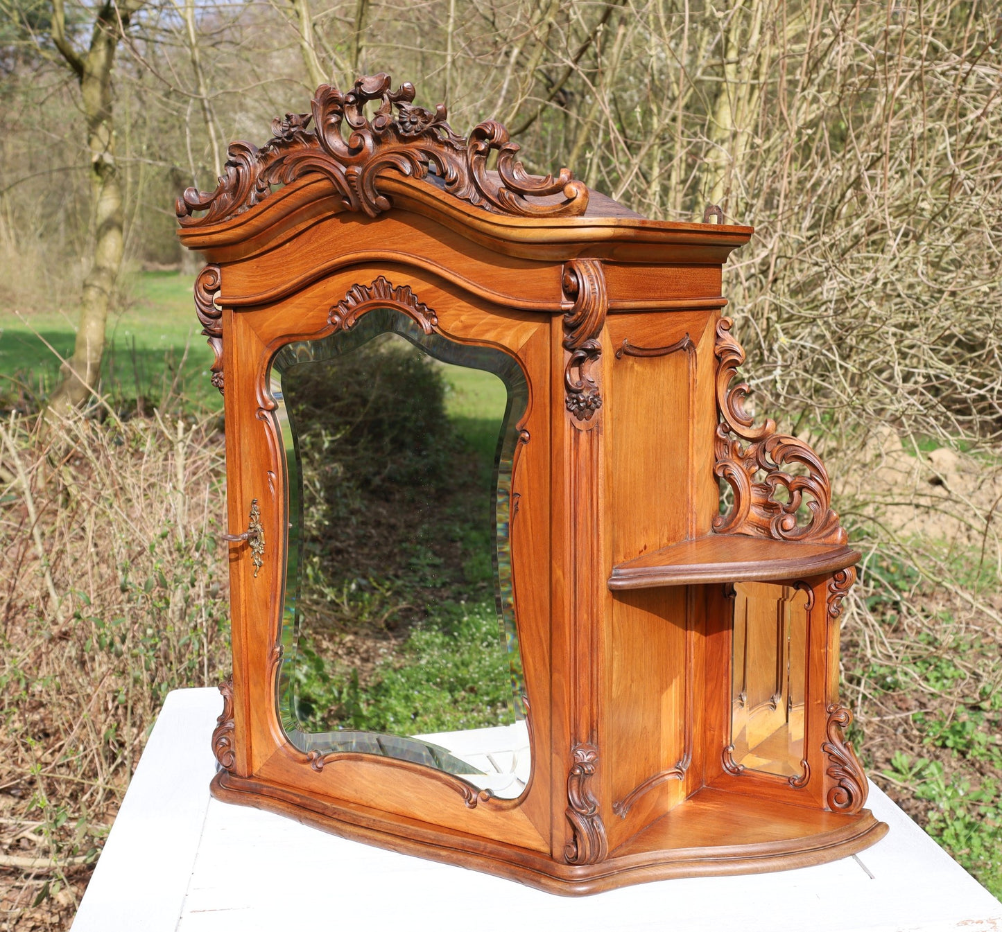 Antiker Spiegelschrank Louis-Philipp Nussbaum 1840-1870 {{ Shabby Chic und Landhaus Deko }} {{ www.Stein-Alt.de }}