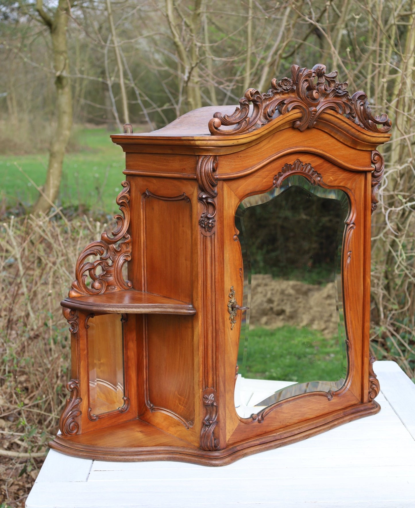 Antiker Spiegelschrank Louis-Philipp Nussbaum 1840-1870 {{ Shabby Chic und Landhaus Deko }} {{ www.Stein-Alt.de }}