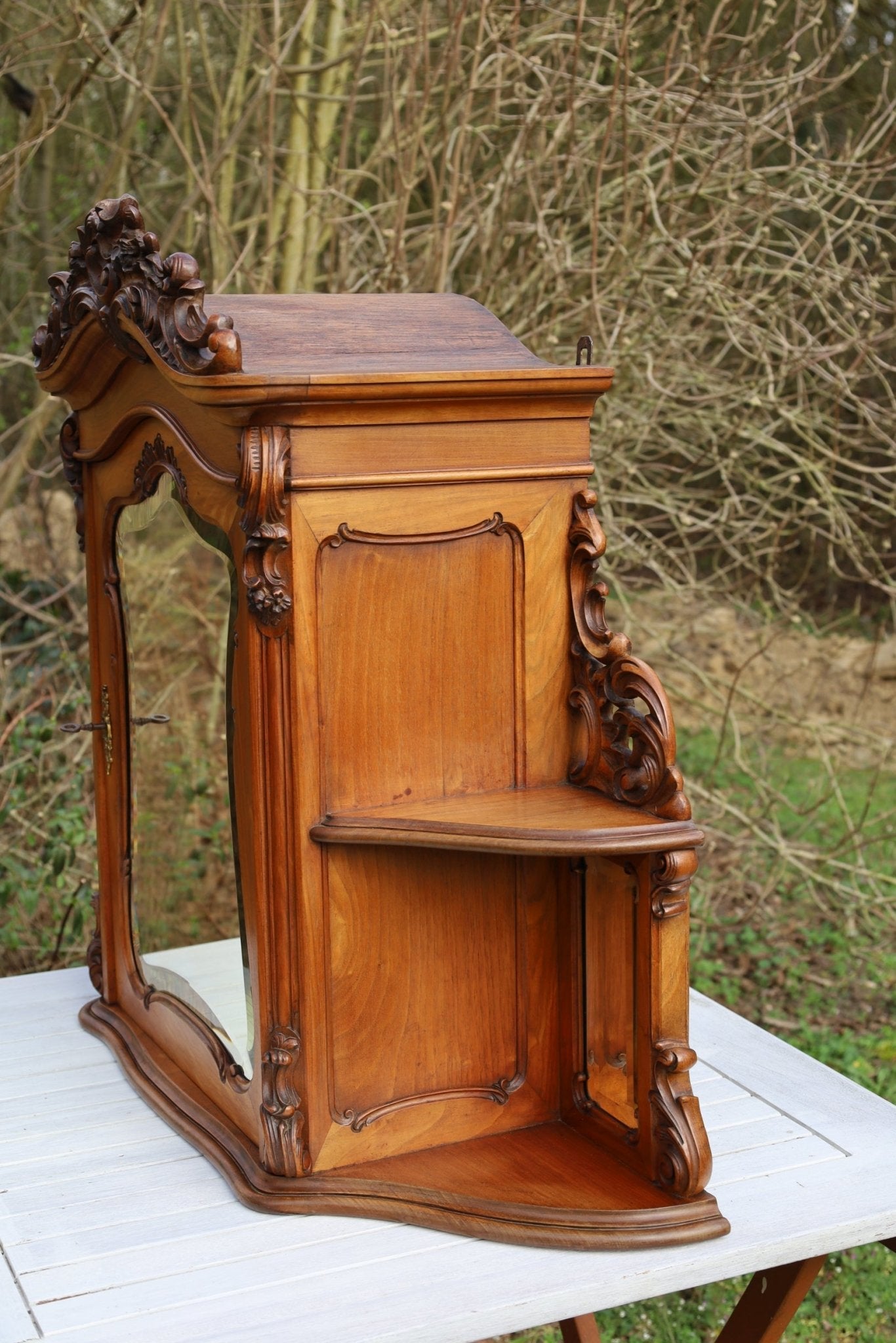 Antiker Spiegelschrank Louis-Philipp Nussbaum 1840-1870 {{ Shabby Chic und Landhaus Deko }} {{ www.Stein-Alt.de }}