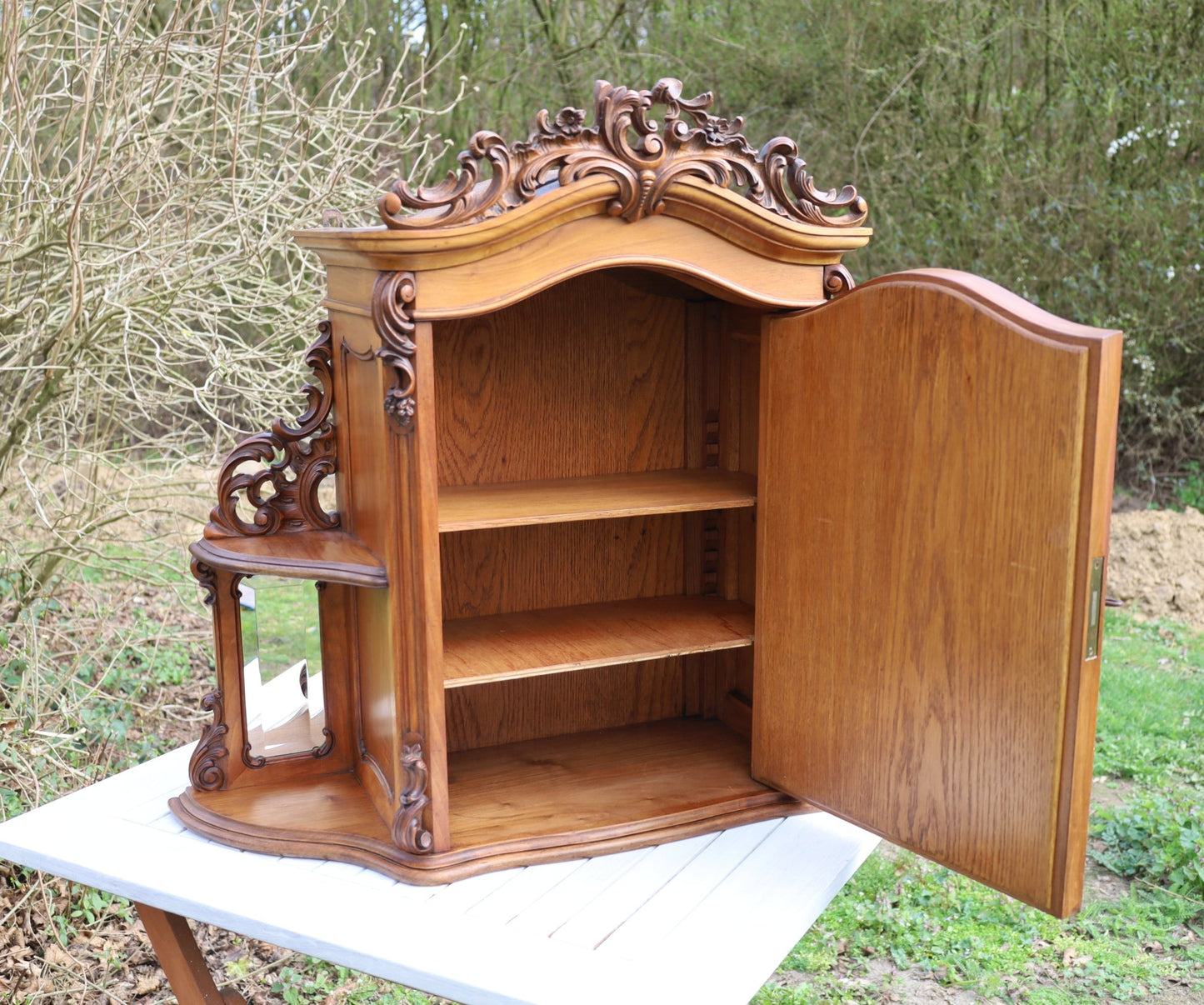 Antiker Spiegelschrank Louis-Philipp Nussbaum 1840-1870 {{ Shabby Chic und Landhaus Deko }} {{ www.Stein-Alt.de }}