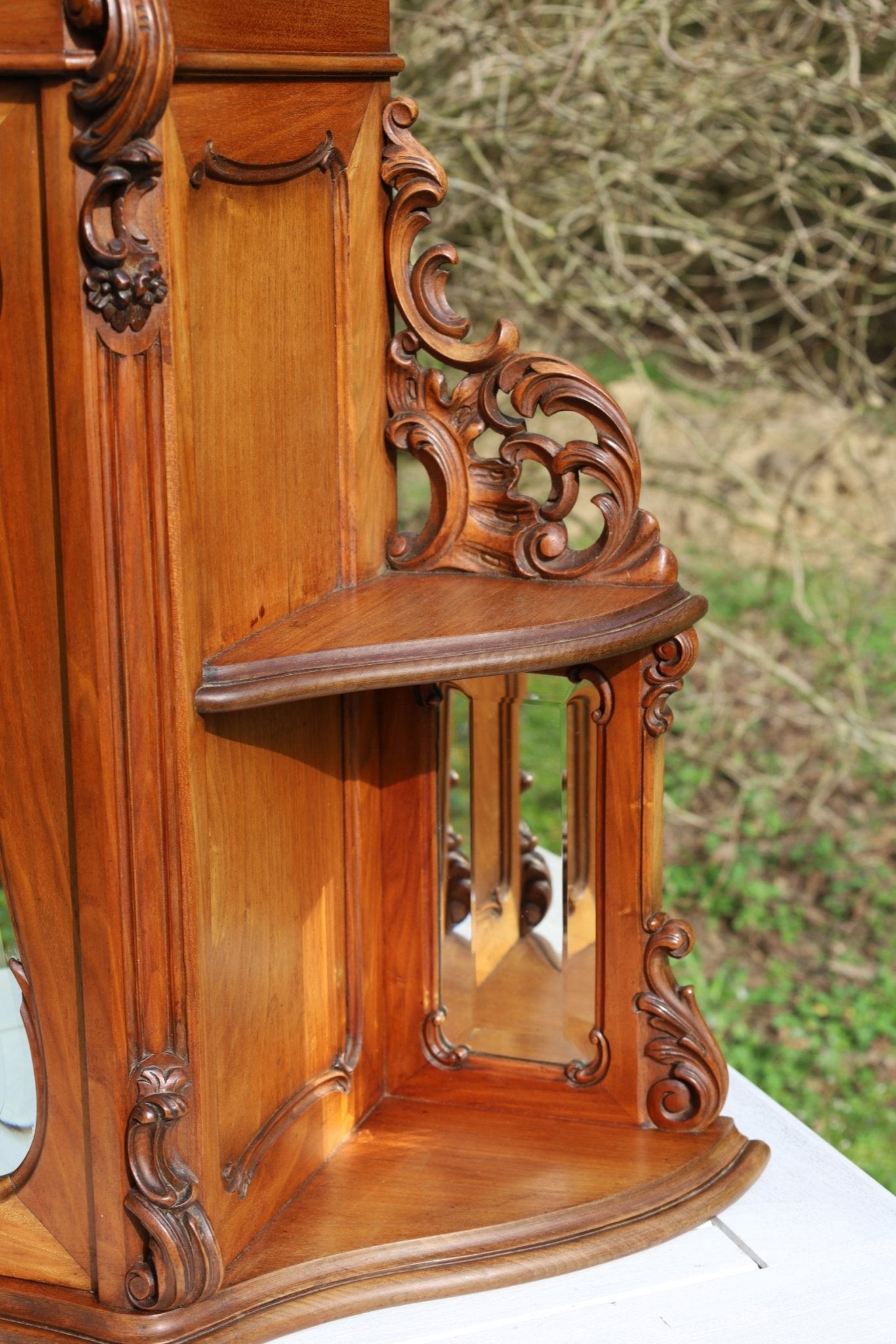 Antiker Spiegelschrank Louis-Philipp Nussbaum 1840-1870 {{ Shabby Chic und Landhaus Deko }} {{ www.Stein-Alt.de }}