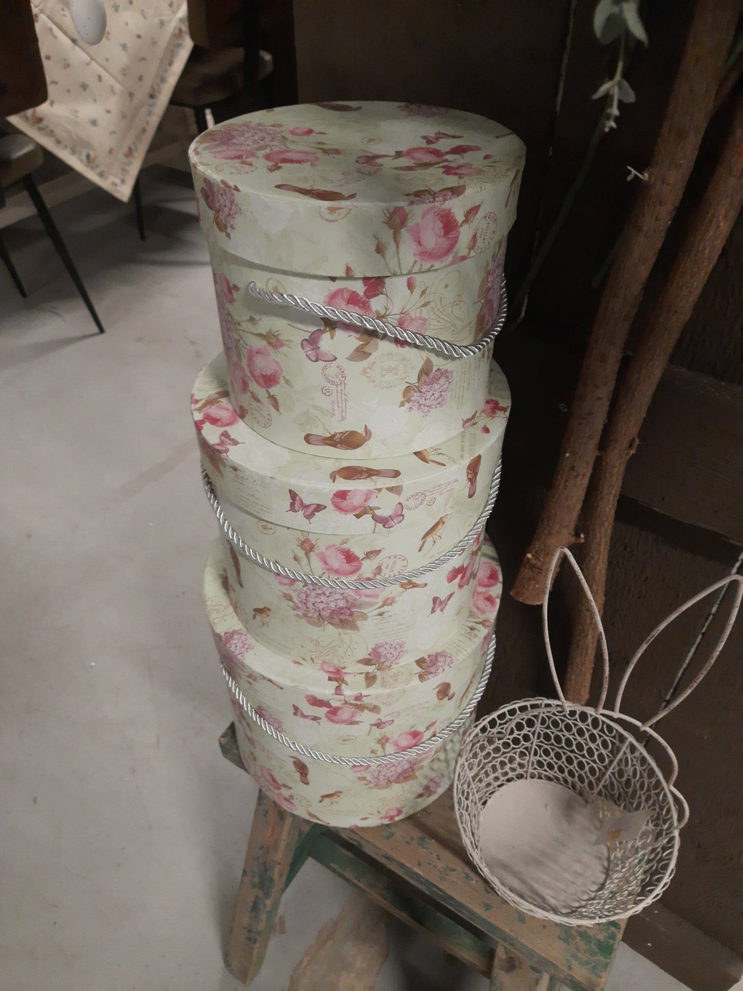 Aufbewahrungsbox Blumen grün rosa 3er Set - Landhausstil Geschenkbox Pappe {{ Shabby Chic und Landhaus Deko }} {{ www.Stein-Alt.de }}