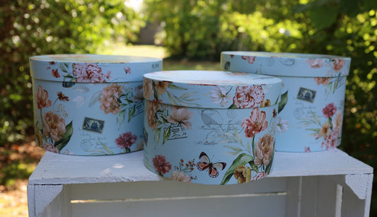 Aufbewahrungsboxen Blumen 3er Set - Runde Pappboxen Blau Landhausstil {{ Shabby Chic und Landhaus Deko }} {{ www.Stein-Alt.de }}