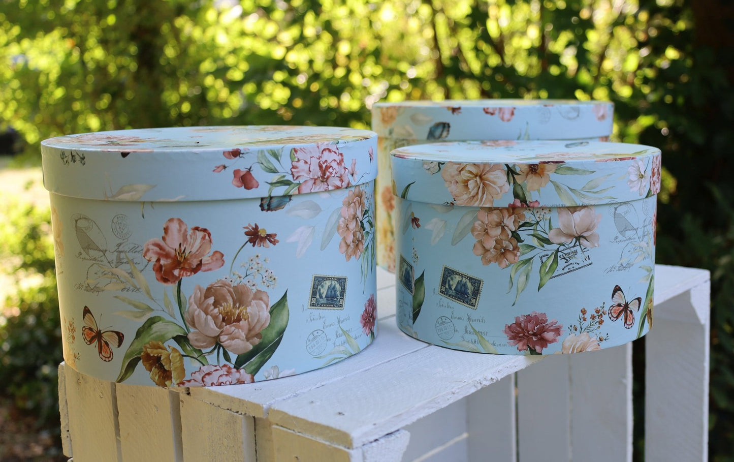 Aufbewahrungsboxen Blumen 3er Set - Runde Pappboxen Blau Landhausstil {{ Shabby Chic und Landhaus Deko }} {{ www.Stein-Alt.de }}