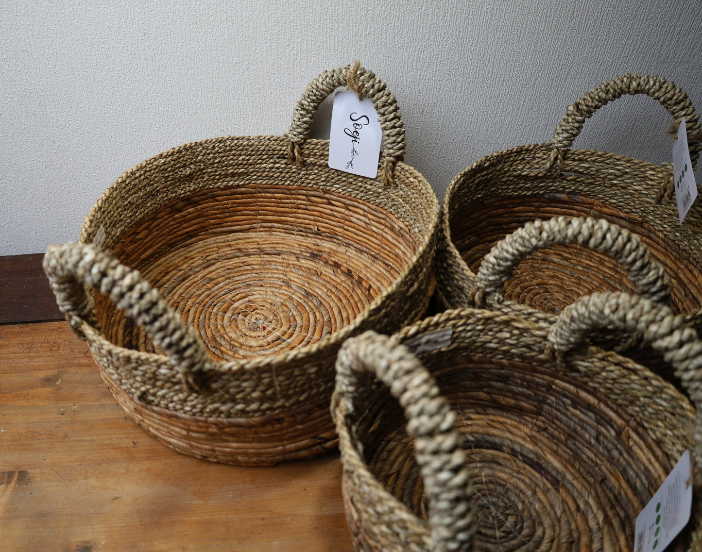 Aufbewahrungskorb Seegras mit Griffen – Handarbeit Rund Ø23-35cm {{ Shabby Chic und Landhaus Deko }} {{ www.Stein-Alt.de }}