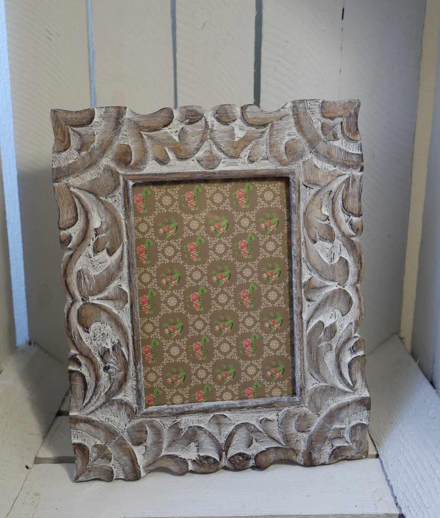 Bilderrahmen Shabby Chic, aus Holz mit Schnitzereien in Weiß-Braun {{ Shabby Chic und Landhaus Deko }} {{ www.Stein-Alt.de }}