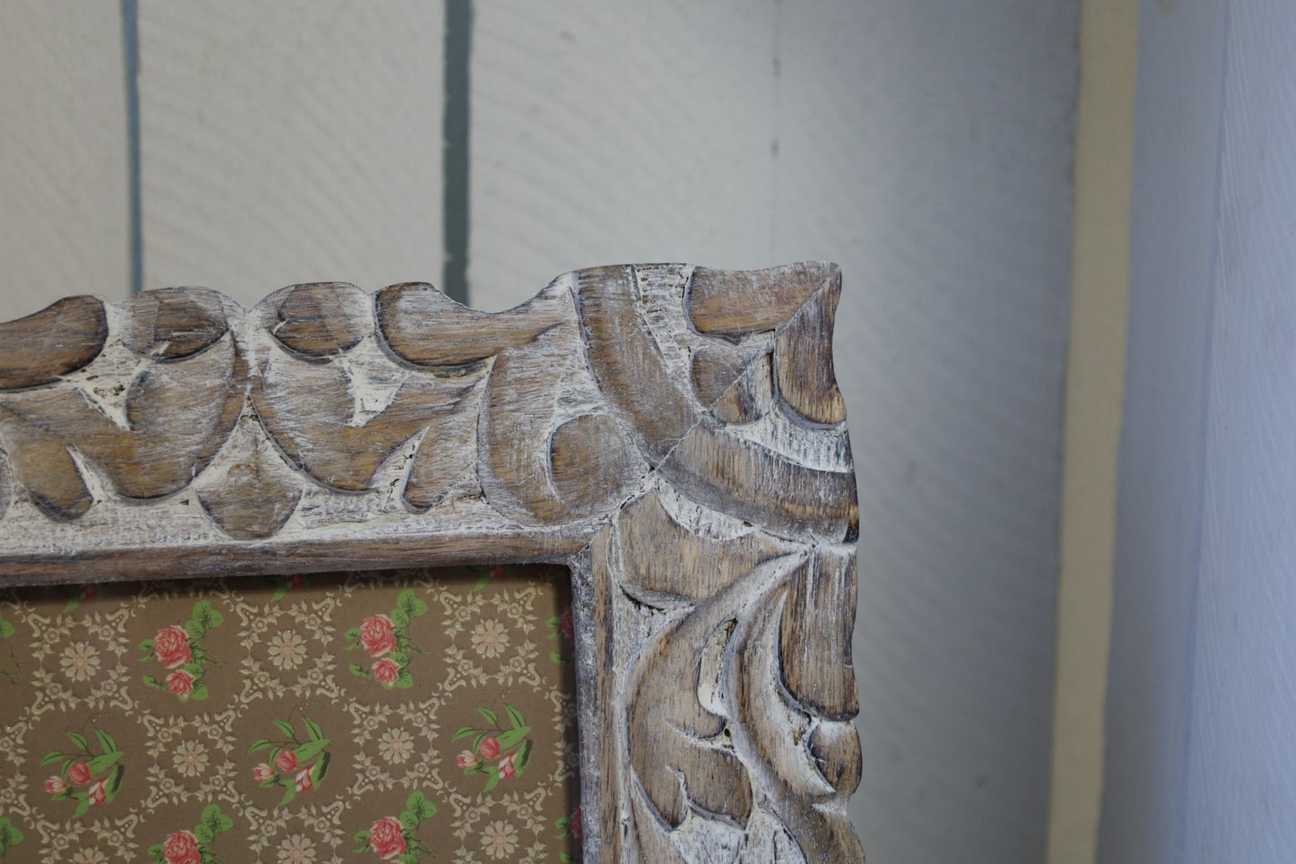Bilderrahmen Shabby Chic, aus Holz mit Schnitzereien in Weiß-Braun {{ Shabby Chic und Landhaus Deko }} {{ www.Stein-Alt.de }}