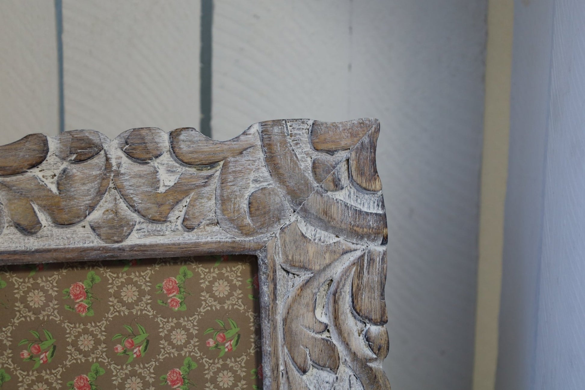 Bilderrahmen Shabby Chic, aus Holz mit Schnitzereien in Weiß-Braun {{ Shabby Chic und Landhaus Deko }} {{ www.Stein-Alt.de }}