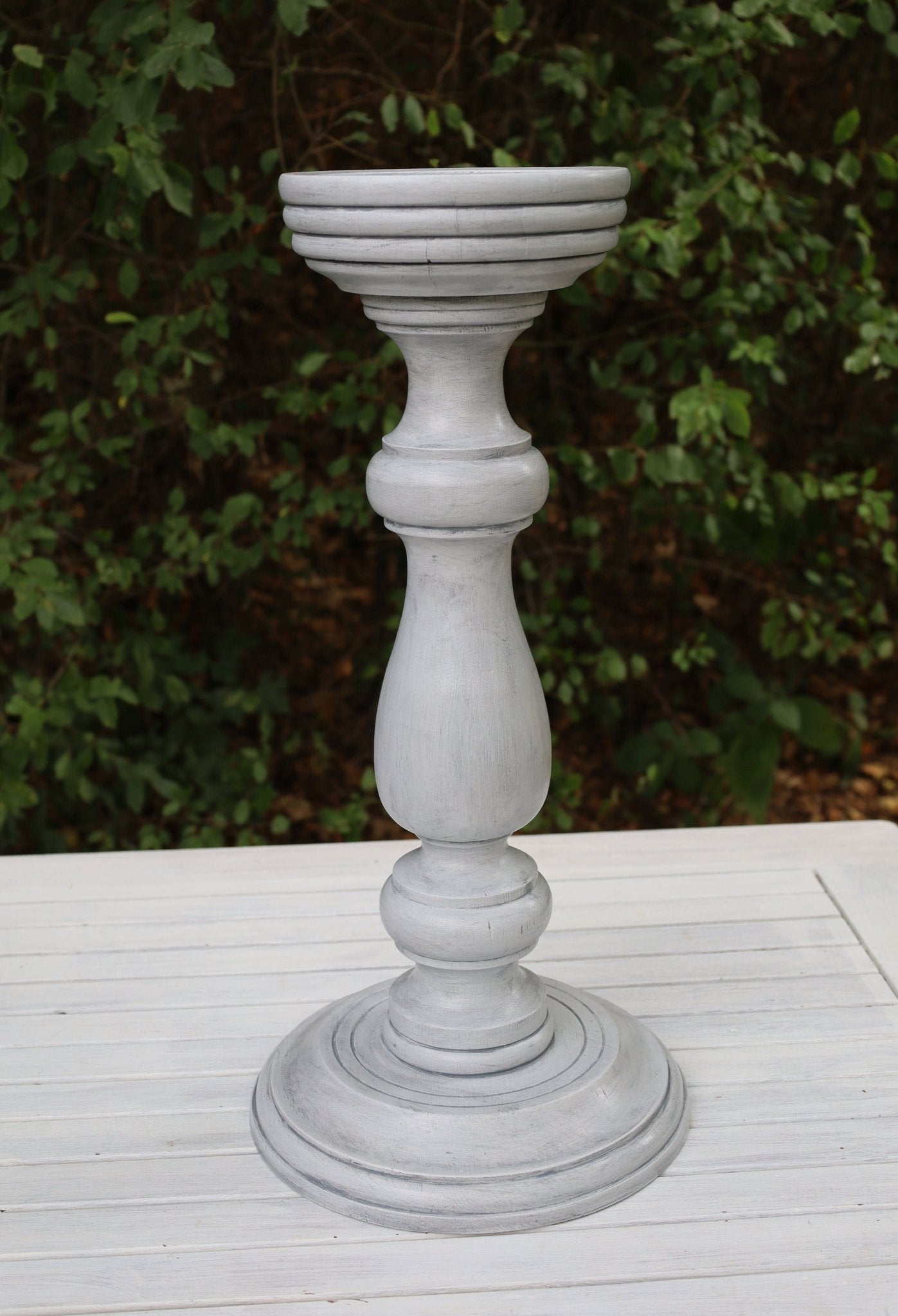 Blumenständer: Dekorative Holzsäule Grau - Vintage Pflanzenständer {{ Shabby Chic und Landhaus Deko }} {{ www.Stein-Alt.de }}