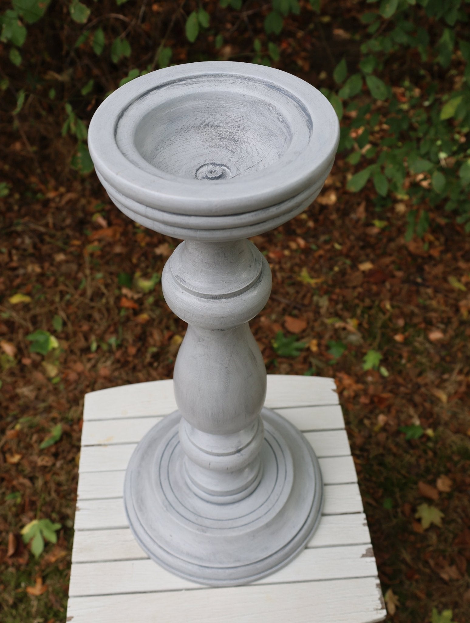Blumenständer: Dekorative Holzsäule Grau - Vintage Pflanzenständer {{ Shabby Chic und Landhaus Deko }} {{ www.Stein-Alt.de }}