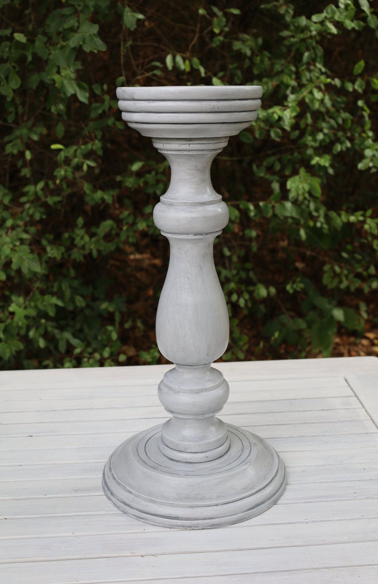 Blumenständer: Dekorative Holzsäule Grau - Vintage Pflanzenständer {{ Shabby Chic und Landhaus Deko }} {{ www.Stein-Alt.de }}