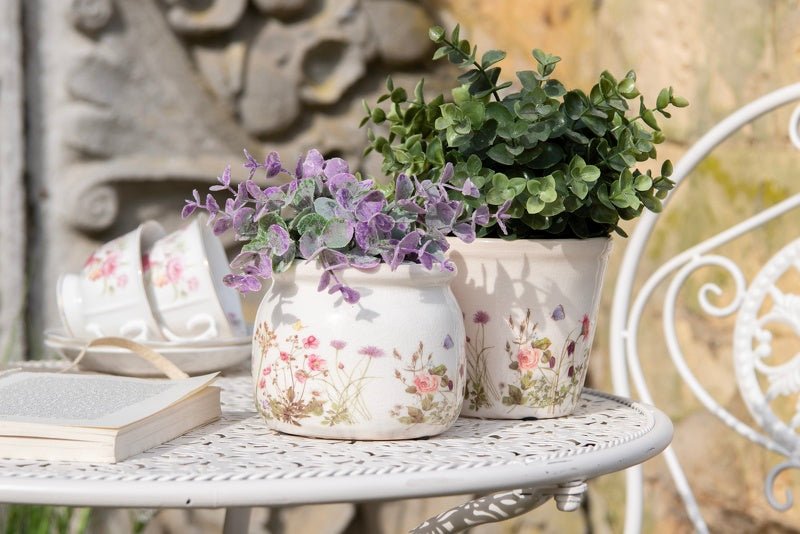 Blumentopf Frühlingswiese - Dekorativer Übertopf im Landhausstil {{ Shabby Chic und Landhaus Deko }} {{ www.Stein-Alt.de }}