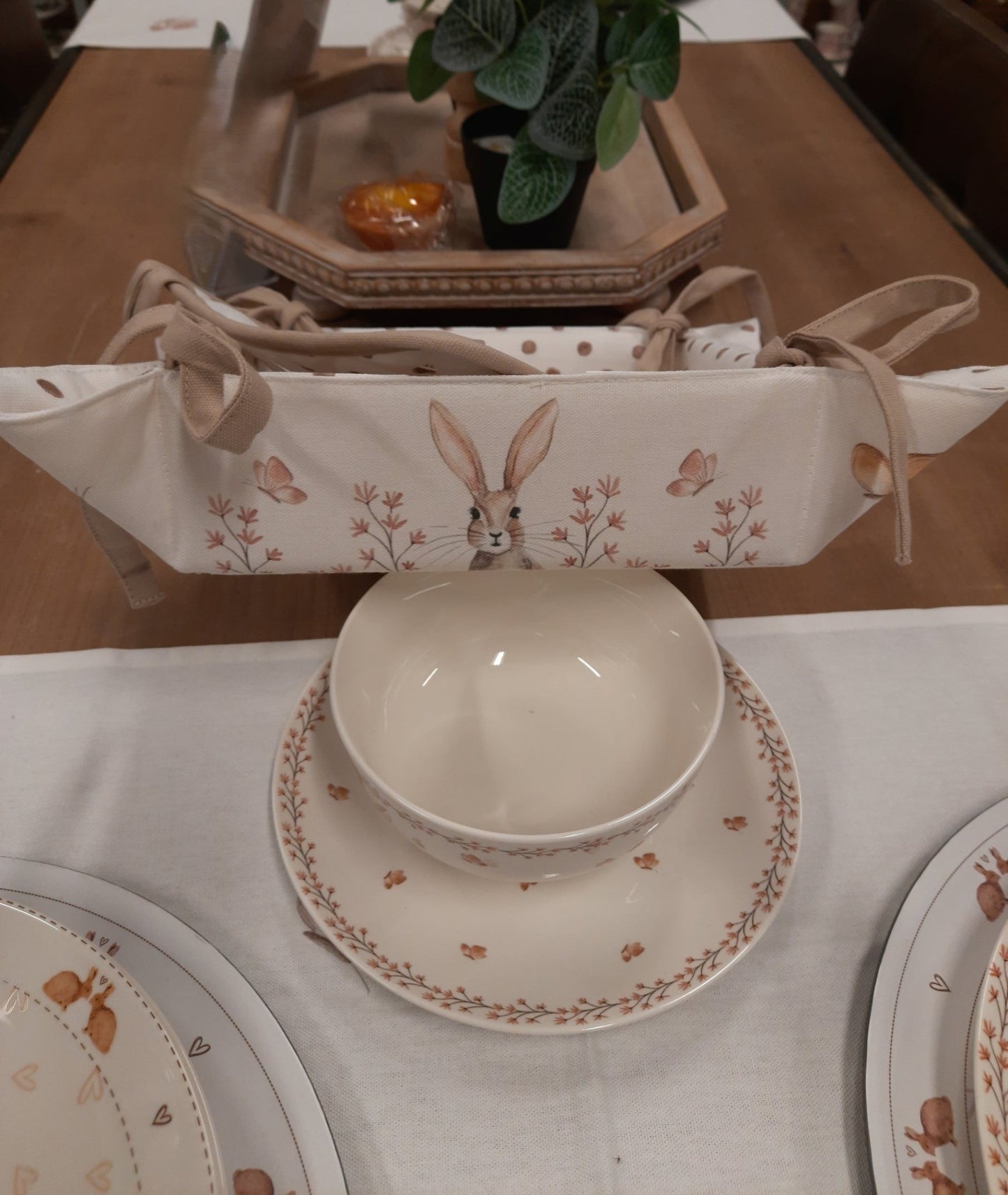 Brotkorb Ostern mit Häschen-Motiv - Beige Baumwolle im Landhausstil {{ Shabby Chic und Landhaus Deko }} {{ www.Stein-Alt.de }}