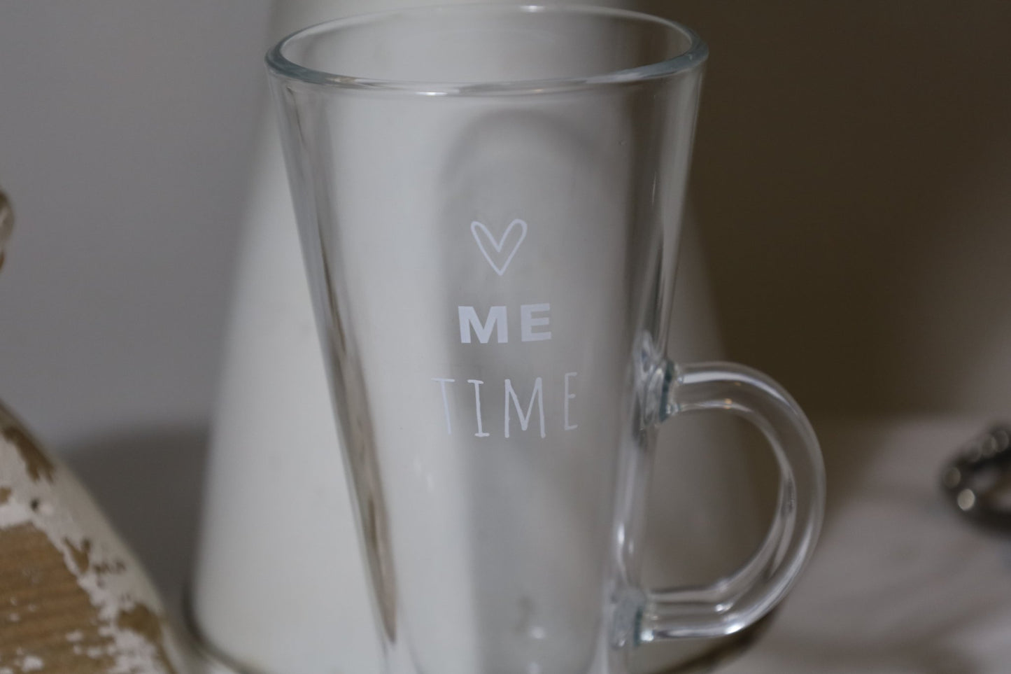 Cafeglas / Teeglas mit Henkel 250ml "Me Time" - Landhausstil {{ Shabby Chic und Landhaus Deko }} {{ www.Stein-Alt.de }}
