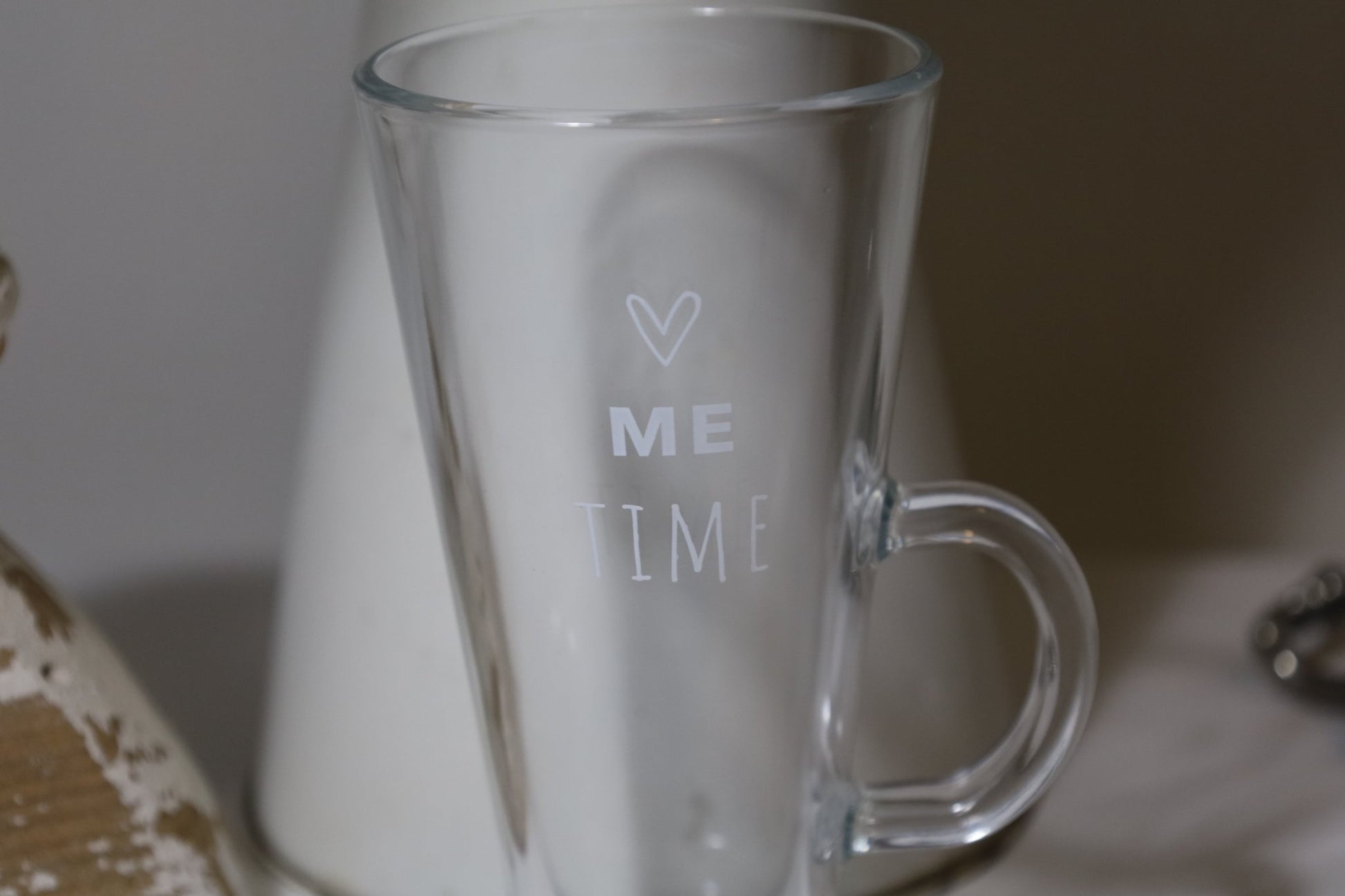 Cafeglas / Teeglas mit Henkel 250ml "Me Time" - Landhausstil {{ Shabby Chic und Landhaus Deko }} {{ www.Stein-Alt.de }}
