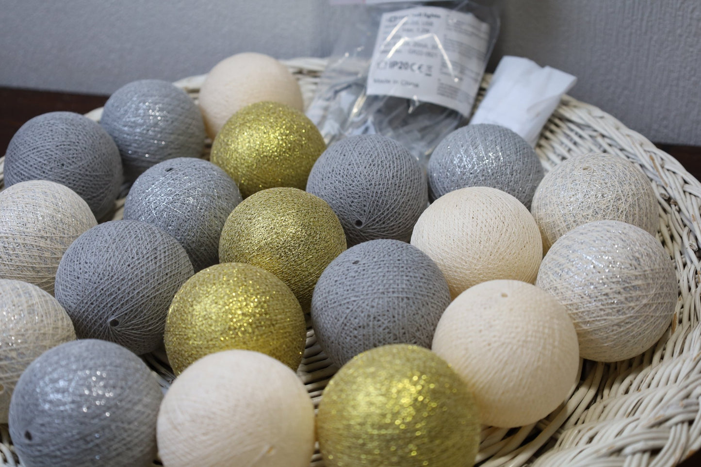 Cotton Ball Lichterkette Weihnachten - 20 LED Warmweiß Silber Gold {{ Shabby Chic und Landhaus Deko }} {{ www.Stein-Alt.de }}