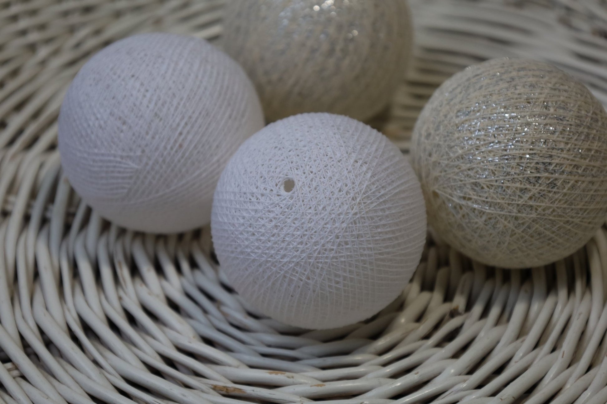 Cotton Ball Lichterkette Weihnachten - 20 LED Warmweiß Silber Gold {{ Shabby Chic und Landhaus Deko }} {{ www.Stein-Alt.de }}