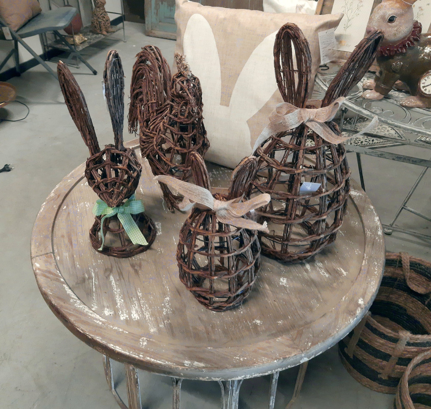 Deko Hase Ostern Braun Rattan - Osterdeko Figur Frühling Landhaus {{ Shabby Chic und Landhaus Deko }} {{ www.Stein-Alt.de }}