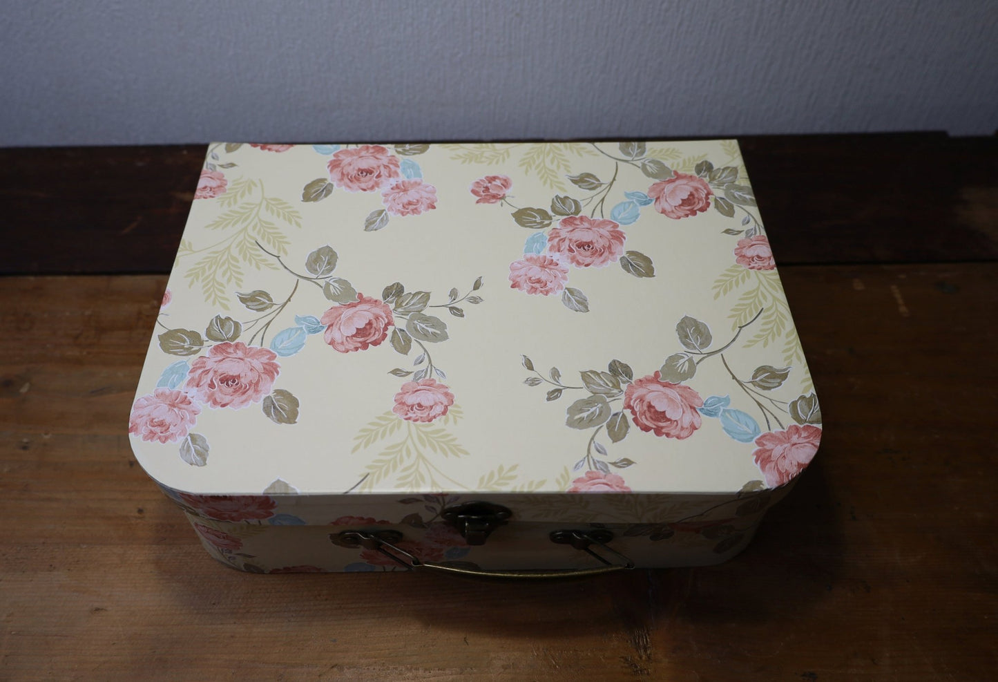 Deko Koffer Set 3-teilig Blumen Gelb Beige - Aufbewahrungsboxen Landhausstil {{ Shabby Chic und Landhaus Deko }} {{ www.Stein-Alt.de }}