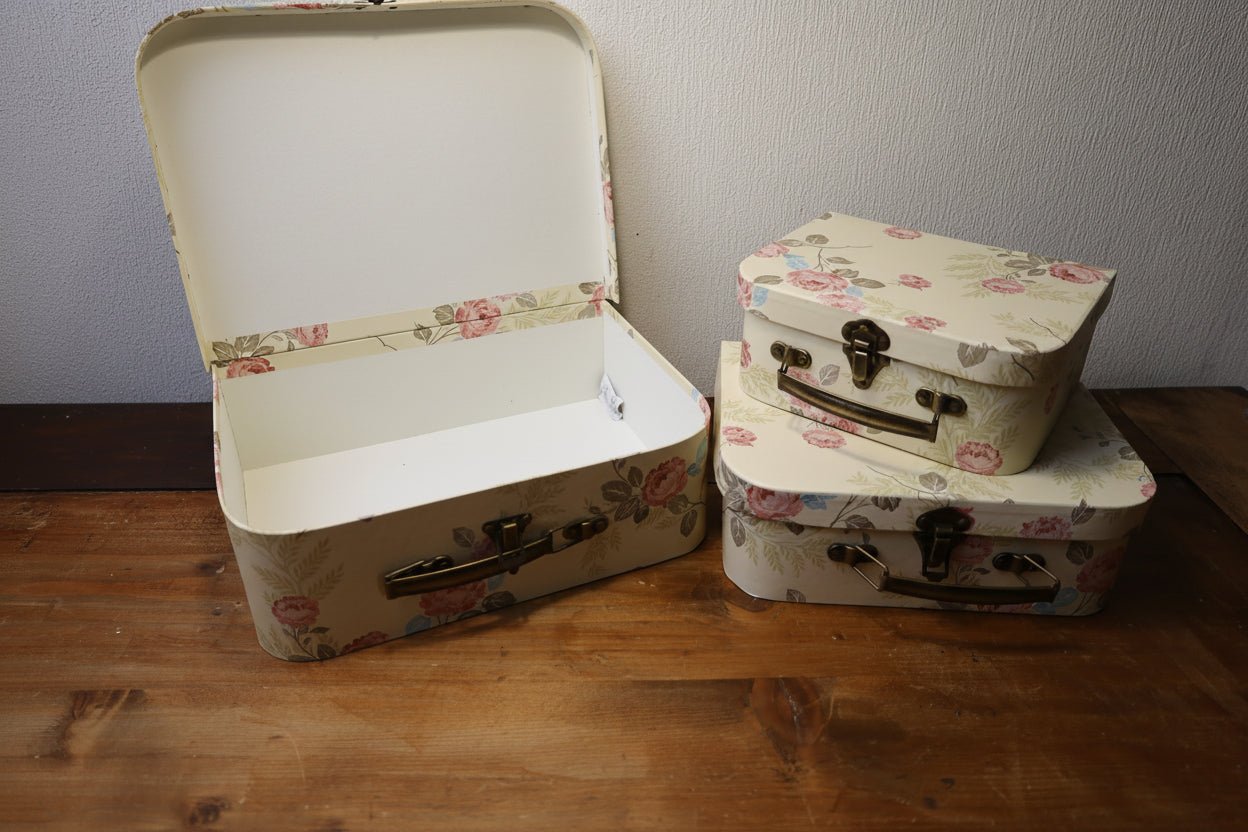 Deko Koffer Set 3-teilig Blumen Gelb Beige - Aufbewahrungsboxen Landhausstil {{ Shabby Chic und Landhaus Deko }} {{ www.Stein-Alt.de }}