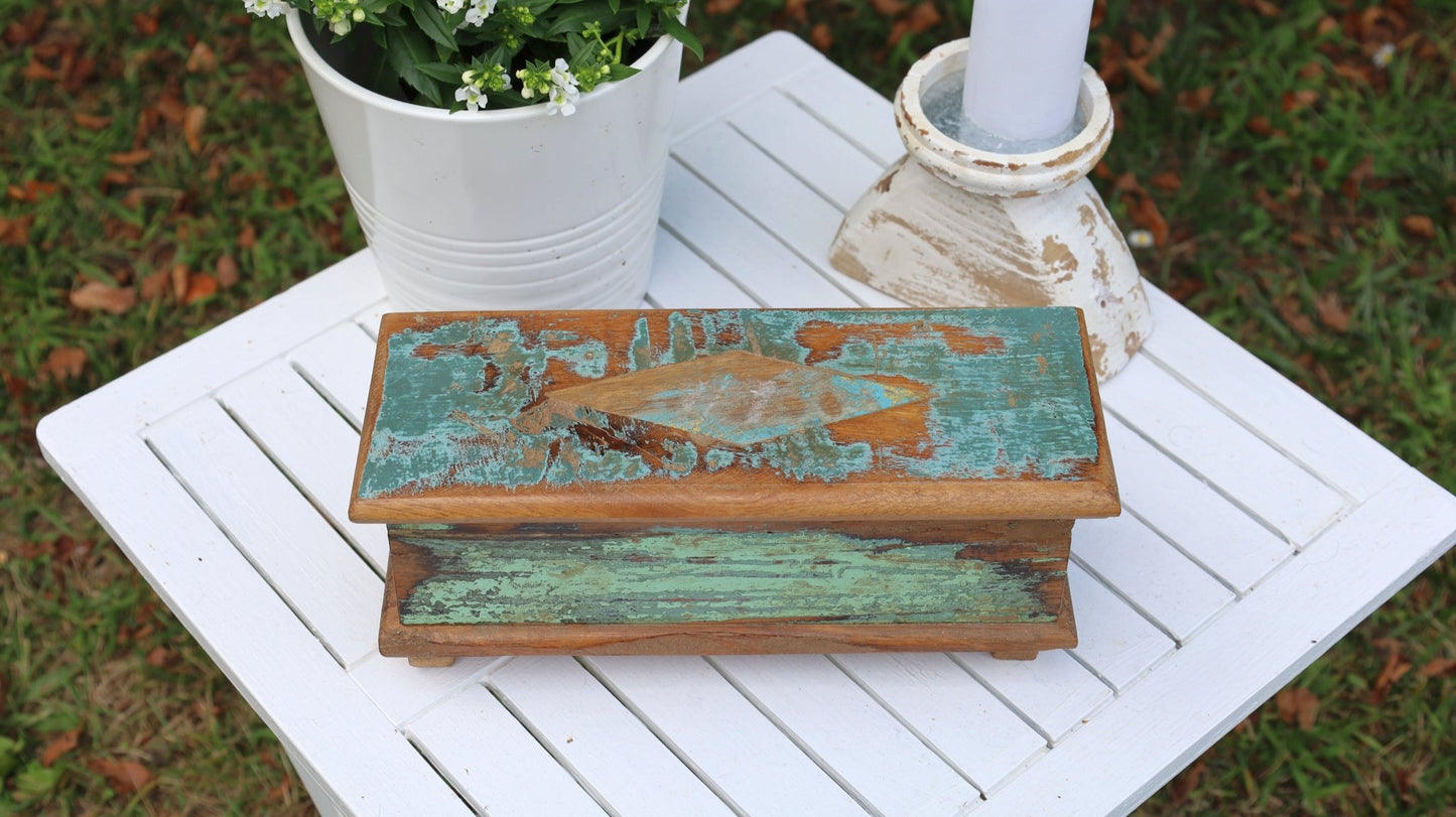 Dekorative Holzkiste Shabby Chic - Altholz Aufbewahrungsbox Vintage {{ Shabby Chic und Landhaus Deko }} {{ www.Stein-Alt.de }}
