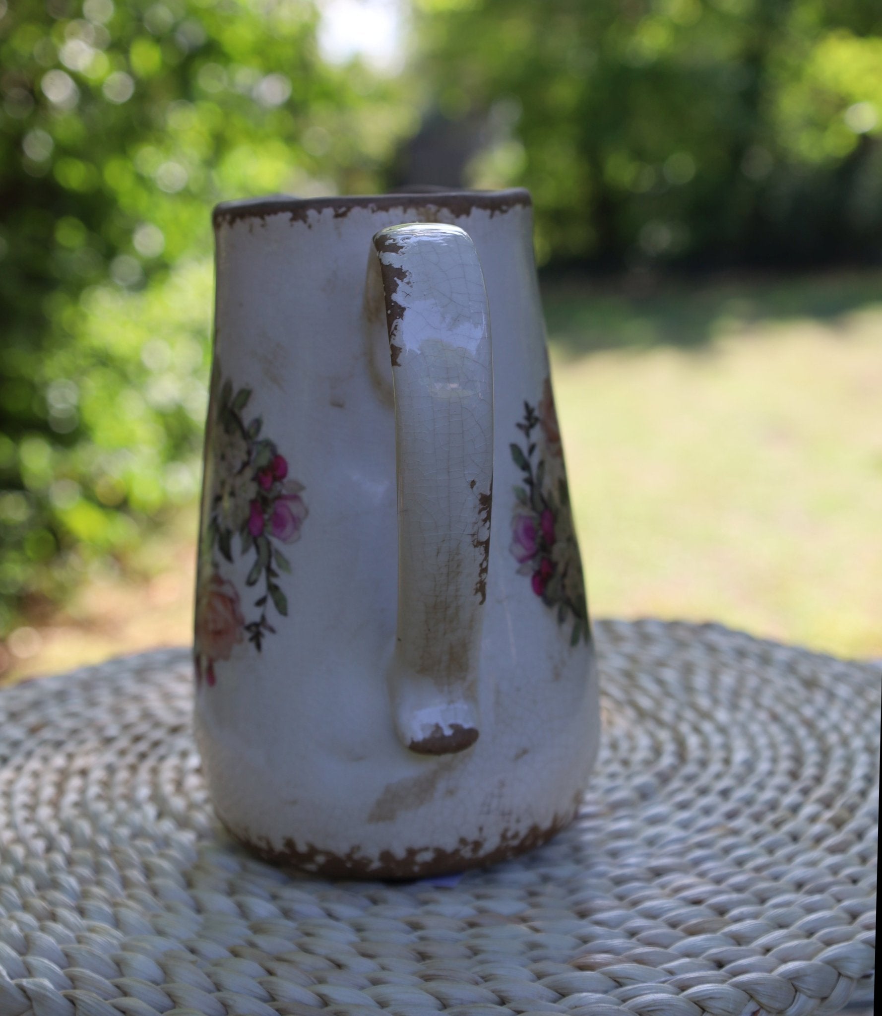 Dekorativer Krug mit Rosenmotiv im Cottage-Stil aus Keramik {{ Shabby Chic und Landhaus Deko }} {{ www.Stein-Alt.de }}