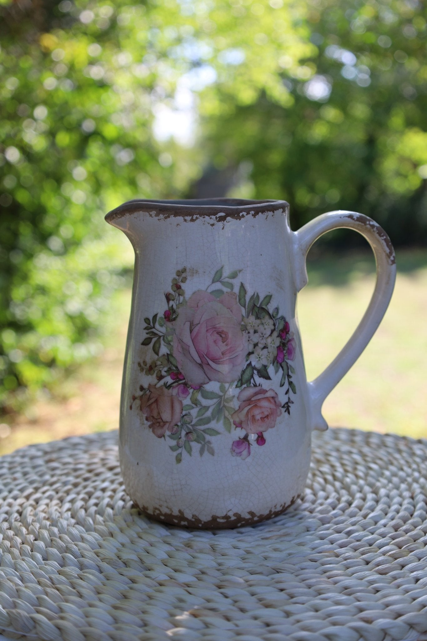 Dekorativer Krug mit Rosenmotiv im Cottage-Stil aus Keramik {{ Shabby Chic und Landhaus Deko }} {{ www.Stein-Alt.de }}