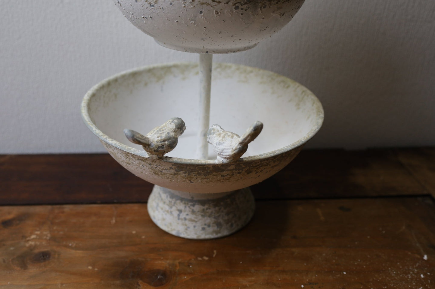 Dreistöckige Etagere mit Schalen Weiß - Shabby Chic Metall {{ Shabby Chic und Landhaus Deko }} {{ www.Stein-Alt.de }}