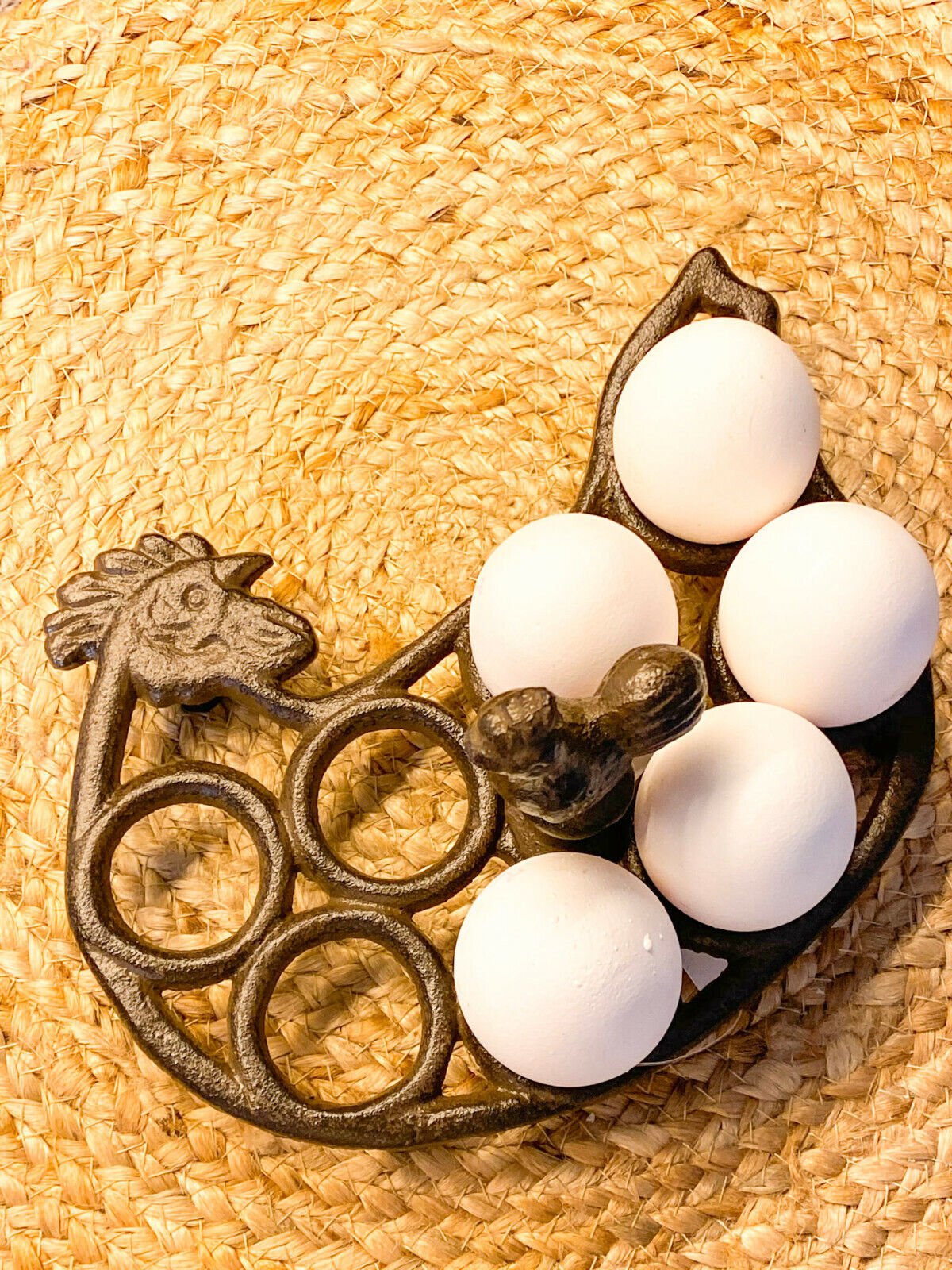 Eierhalter Hahn aus Gusseisen - Dekorativer Eierständer im Landhausstil {{ Shabby Chic und Landhaus Deko }} {{ www.Stein-Alt.de }}