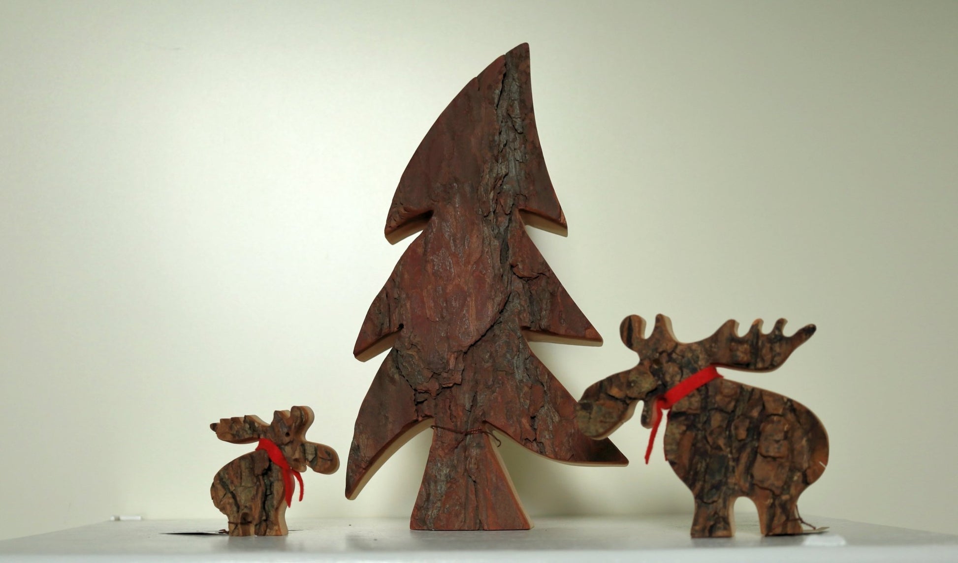 Elch & Rentier Dekofigur aus Rindenholz – Weihnachtsdeko Landhausstil {{ Shabby Chic und Landhaus Deko }} {{ www.Stein-Alt.de }}