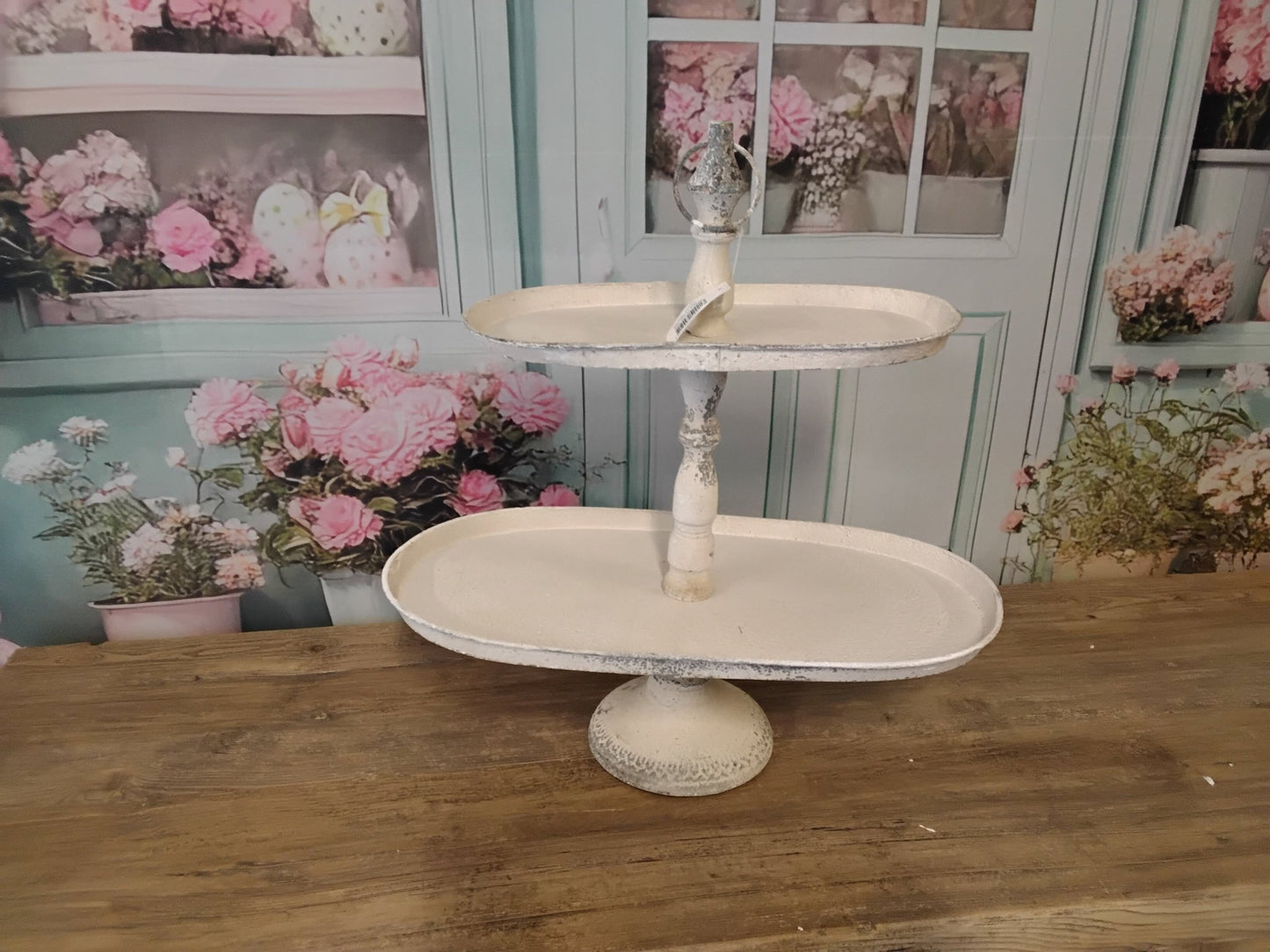 Etagere aus Metall, oval zweistöckig in Grau-Weiß, dekorativ im Shabby Chic Stil {{ Shabby Chic und Landhaus Deko }} {{ www.Stein-Alt.de }}